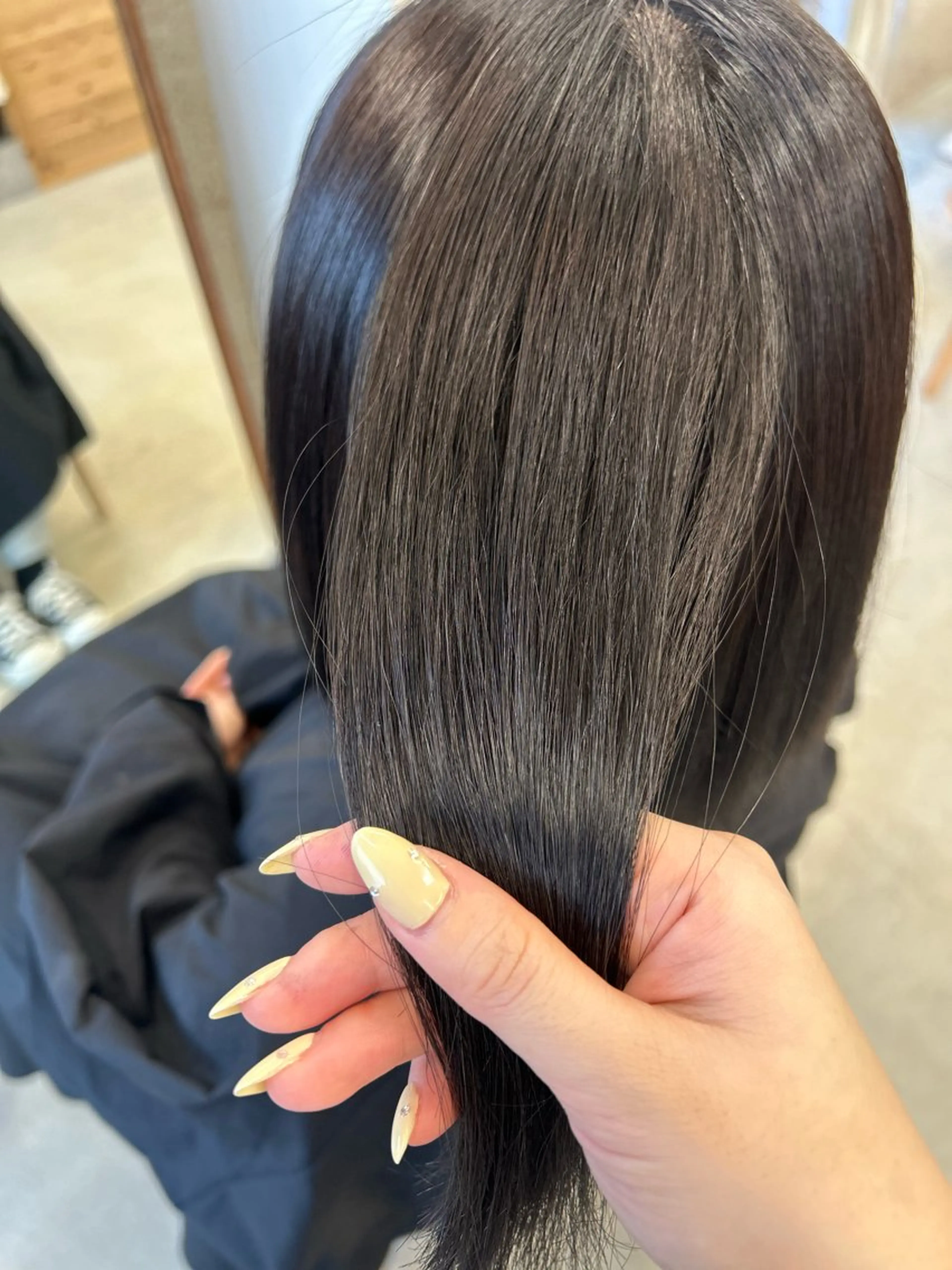 ミディアム ヘアカラー トリートメント SiLO Yukinaのヘアスタイル