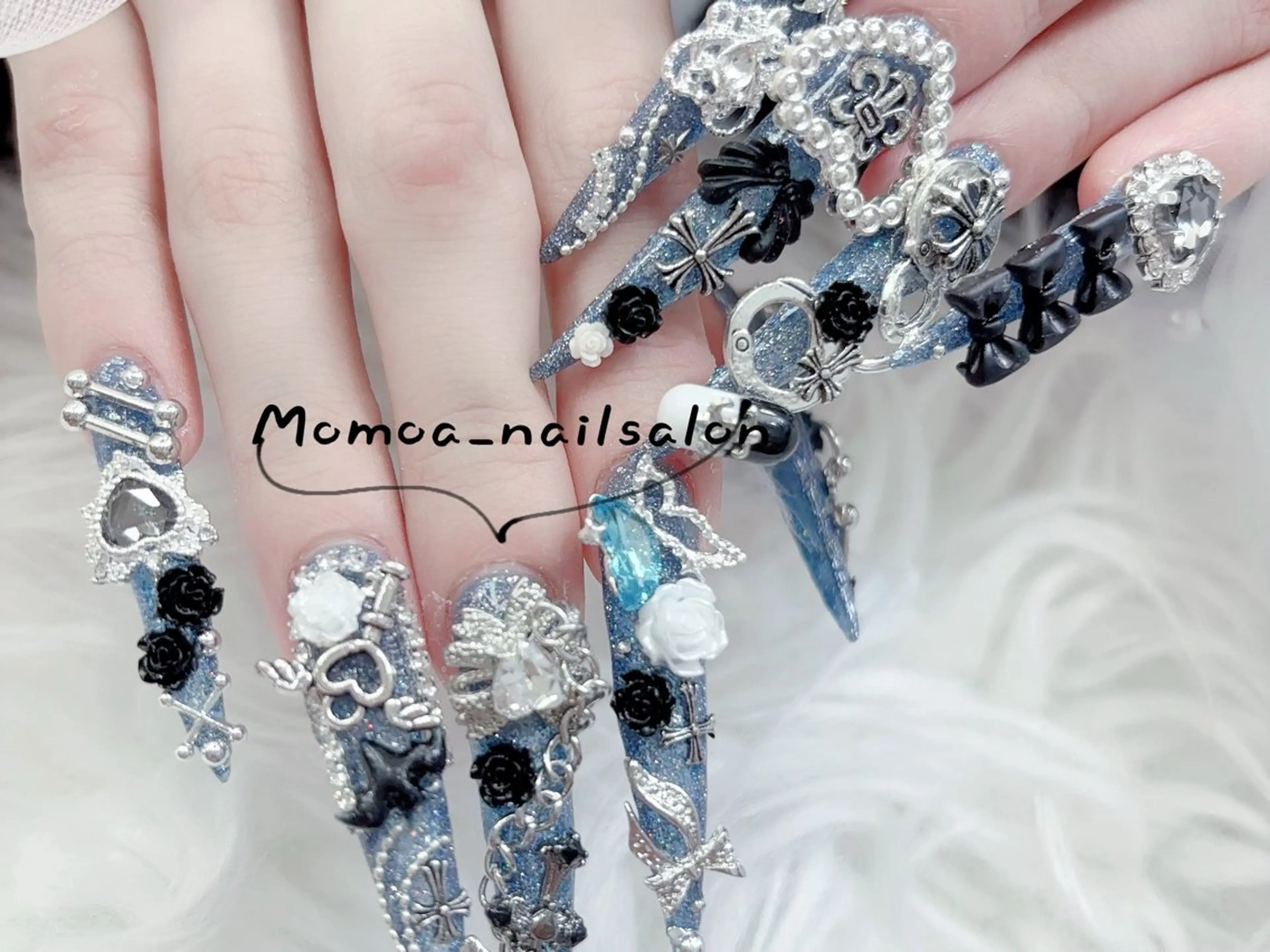 ネイル キラキラネイル スカルプネイル ハンドネイル MoMoA Nail ネイル長さ出し専門店のネイルデザイン