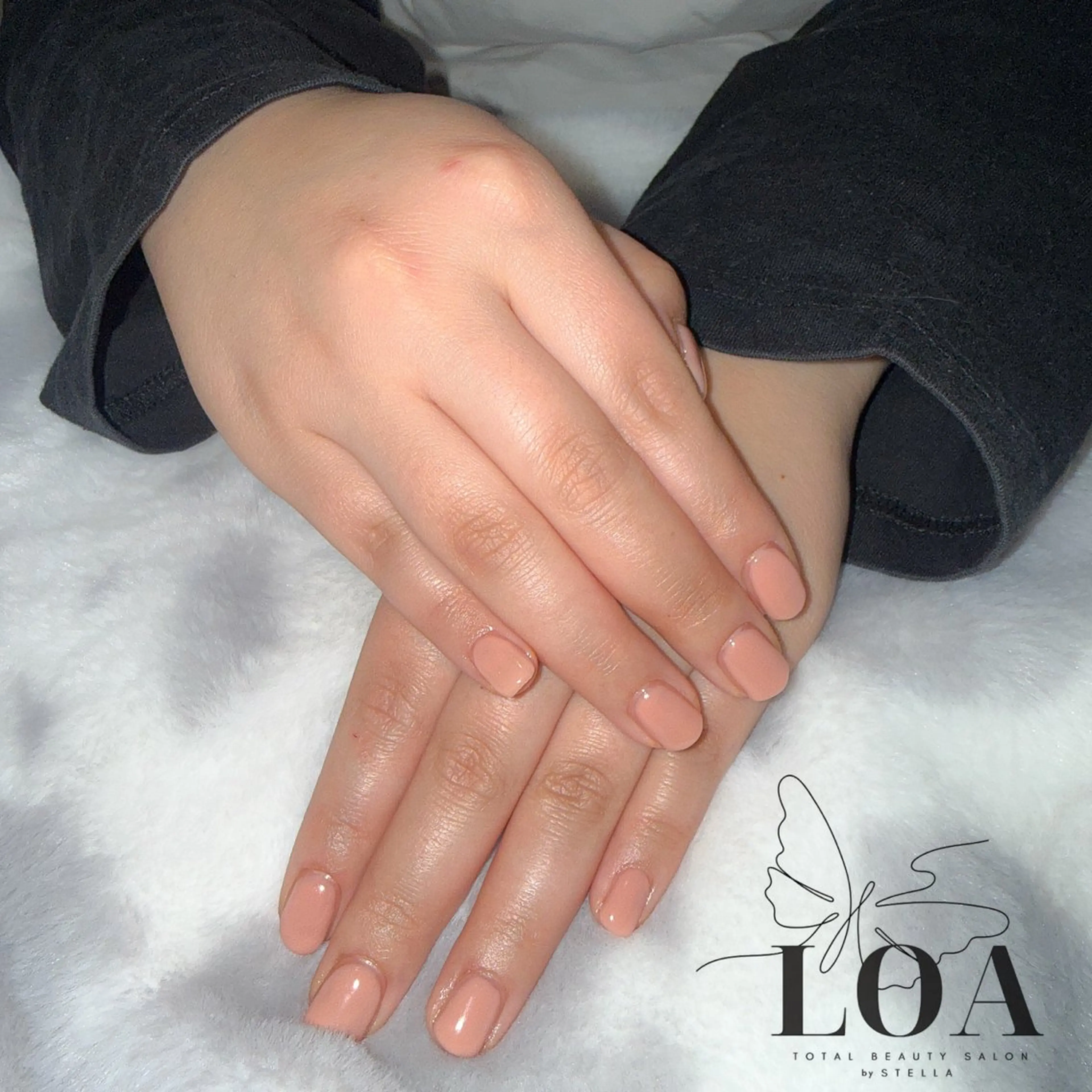 ネイル ハンドネイル LOA🦋 yuraのネイルデザイン