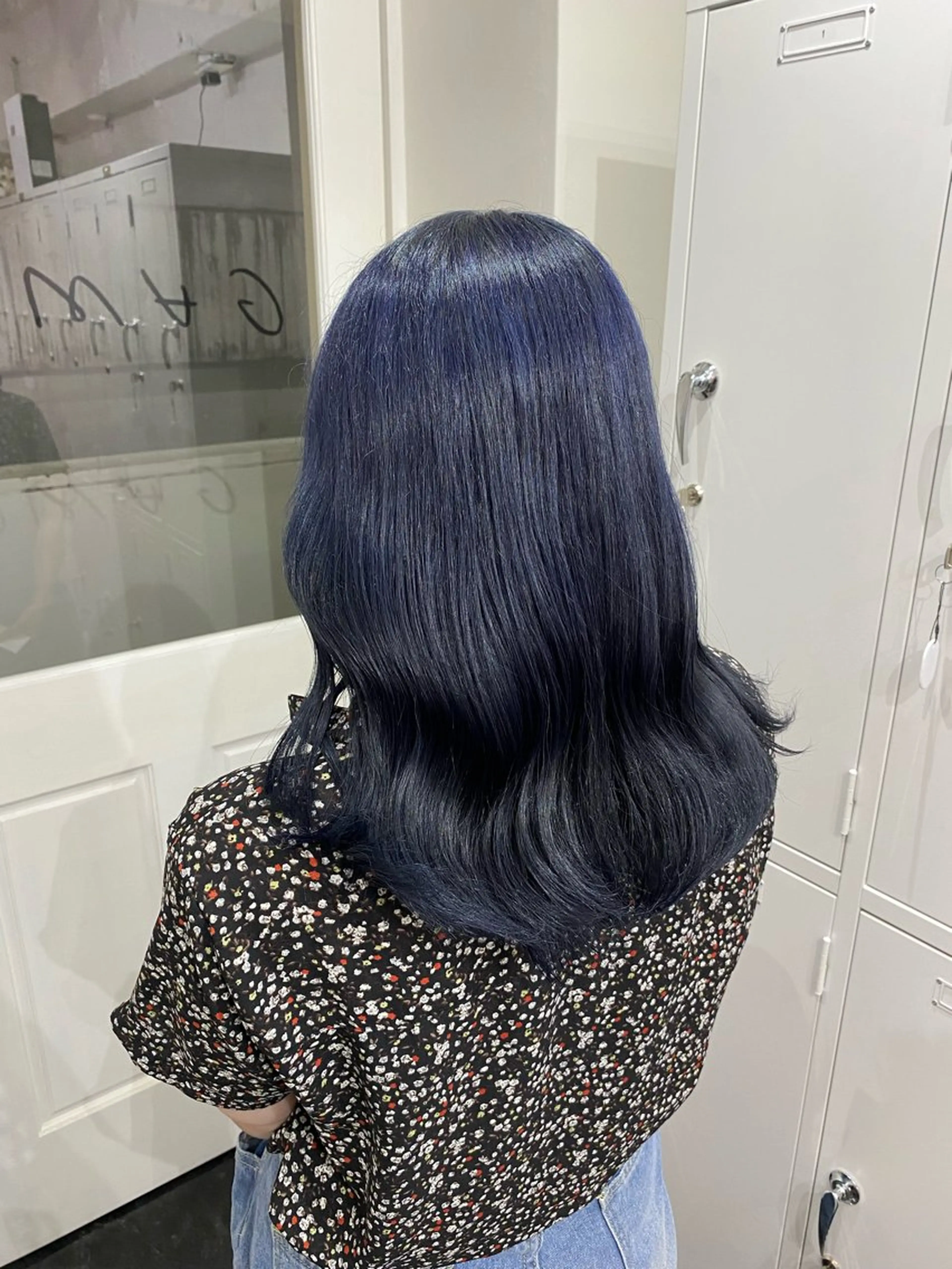 セミロング カラー ブリーチ ブルーカラー ネイビーカラー ヘアカラー トリートメント ヘアセット 楓🦋韓国系レイヤー / 透明感カラー🤍のヘアスタイル