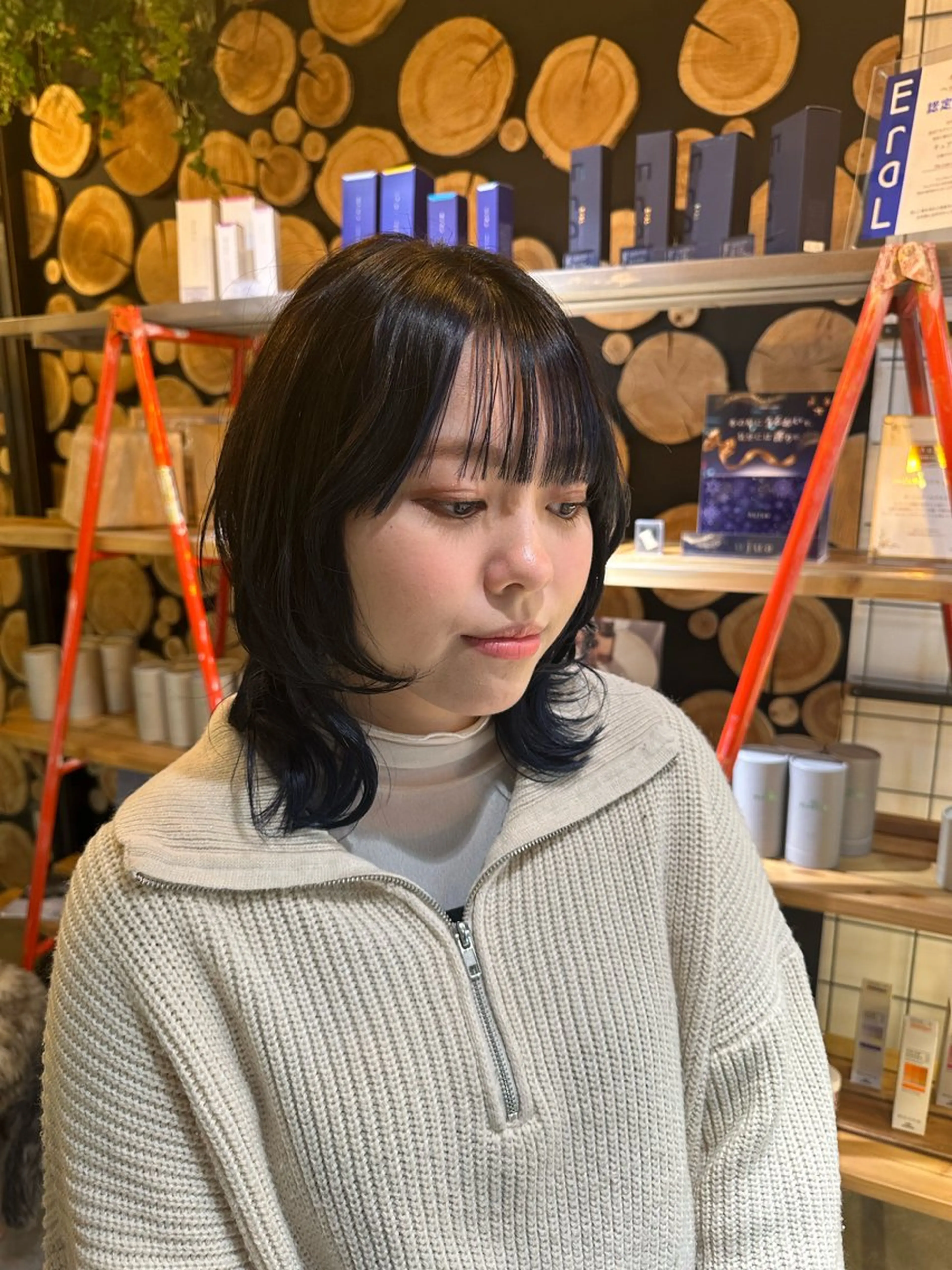 ミディアム ミディアムレイヤー レイヤーカット ヘアカラー 溜 一太のヘアスタイル