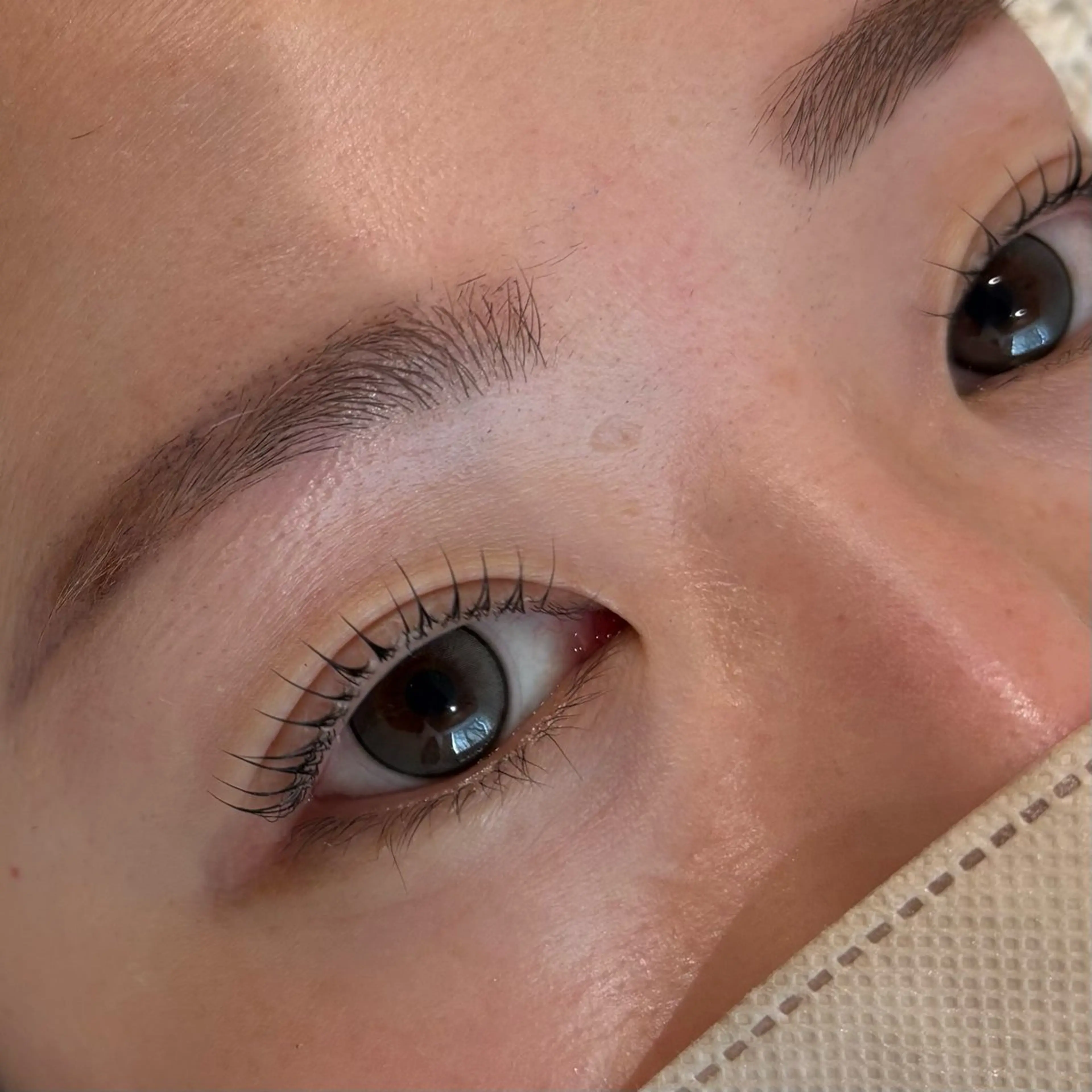 マツエク・マツパ NUNBROWS 茅ヶ崎所属・コムロ リサのマツエク・マツパデザイン