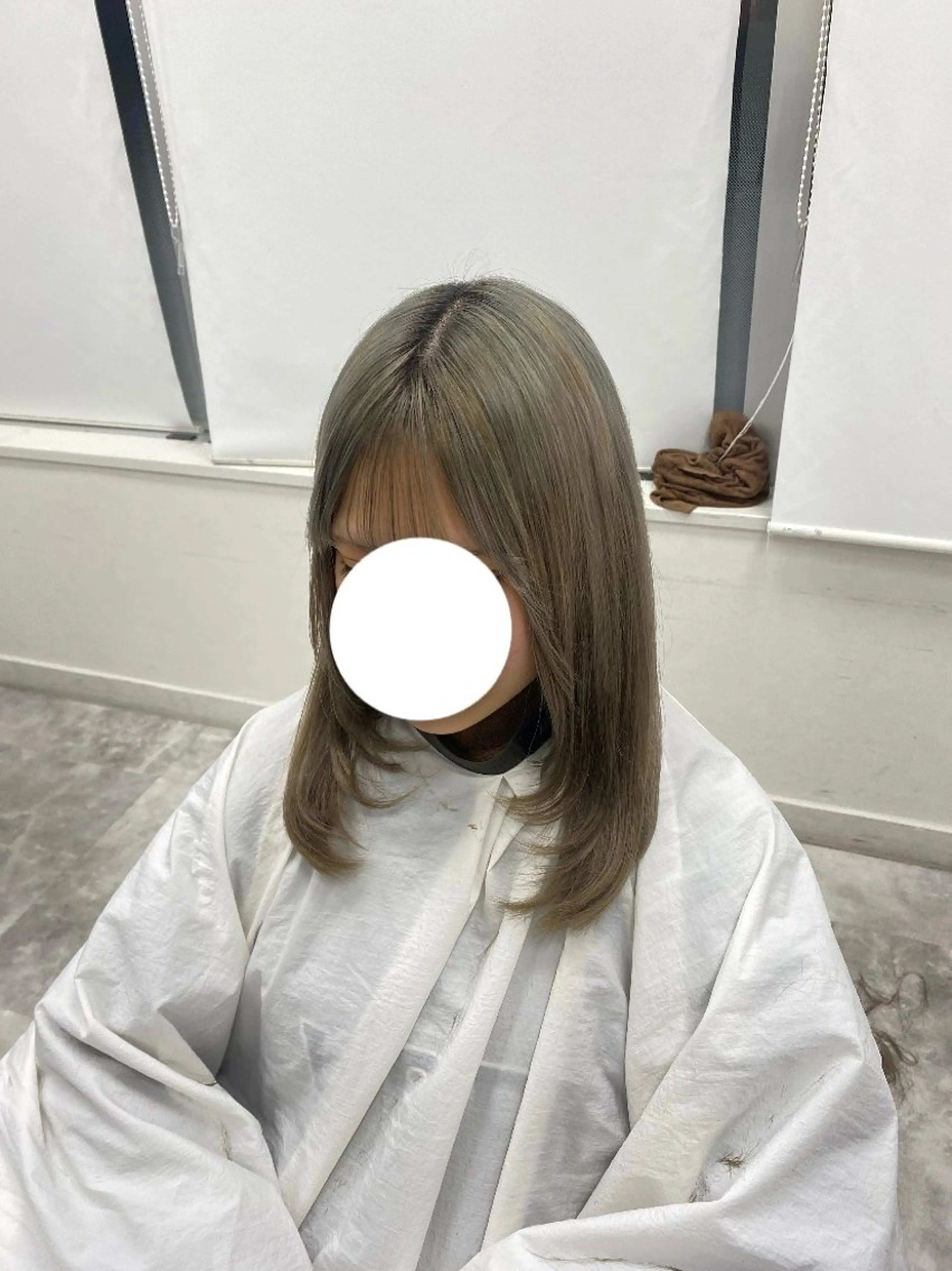 ミディアム レイヤーカット 寺井 萌恵のヘアスタイル