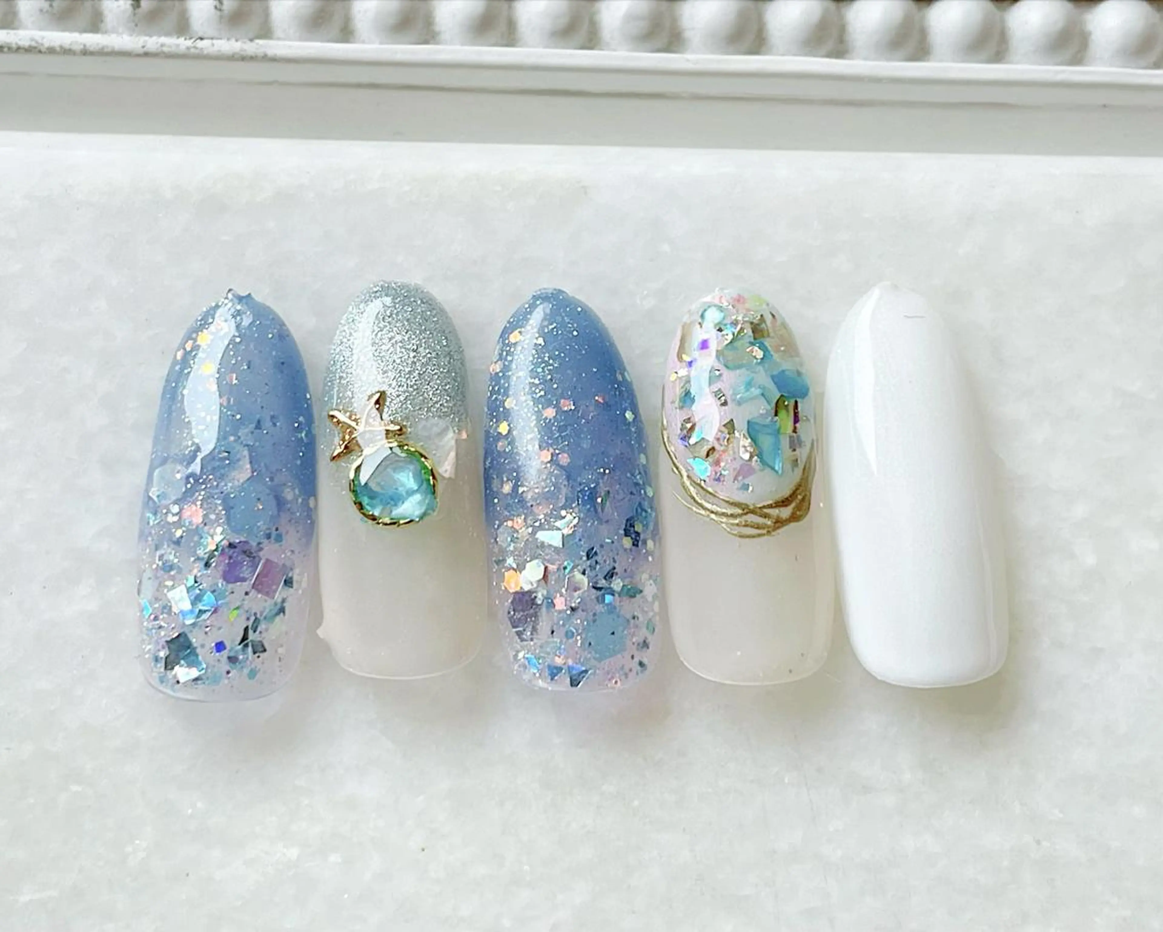 ネイル ジェルネイル キラキラネイル マグネットネイル パラジェル 夏ネイル ハンドネイル Satomi  のネイルデザイン