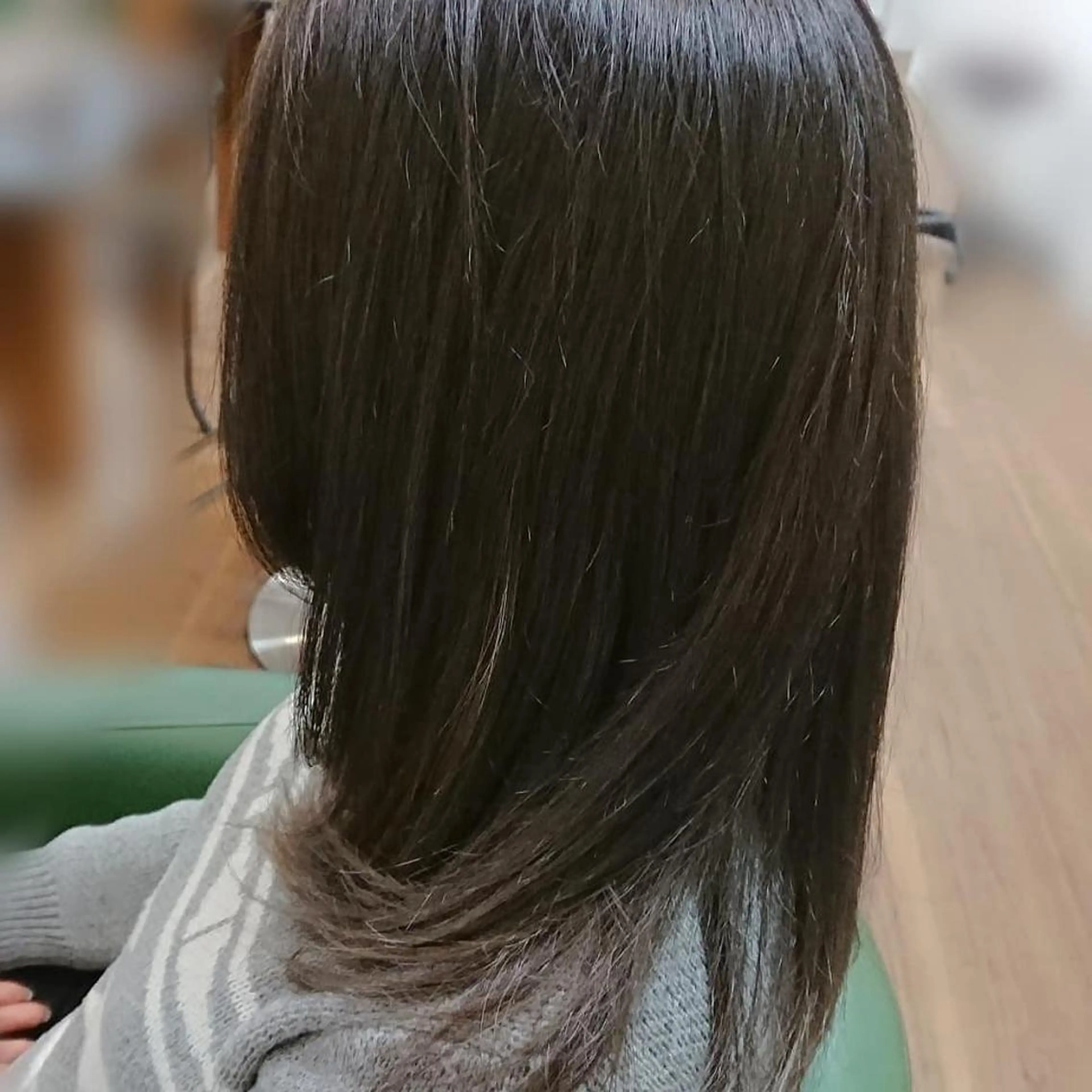 前髪カット&目の前で調合するオーダーメイドカラー、暖色系もOK&2stepトリートメントの写真