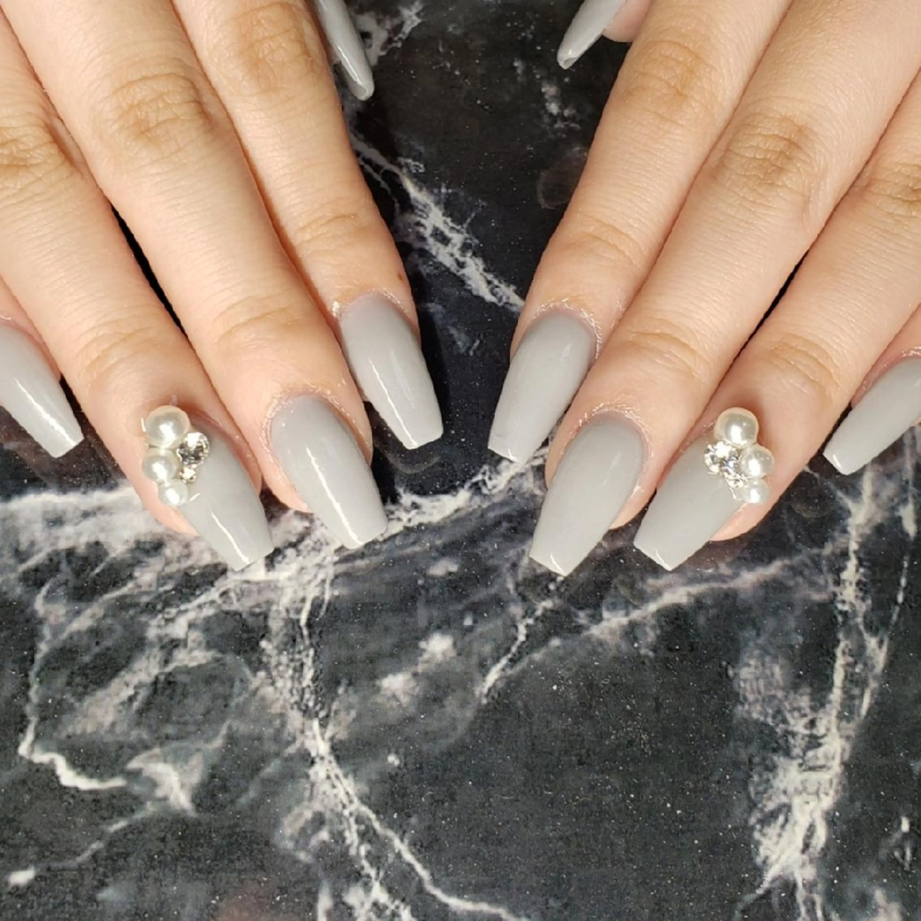 ミディアム ネイル ハンドネイル クロキ 。のネイルデザイン