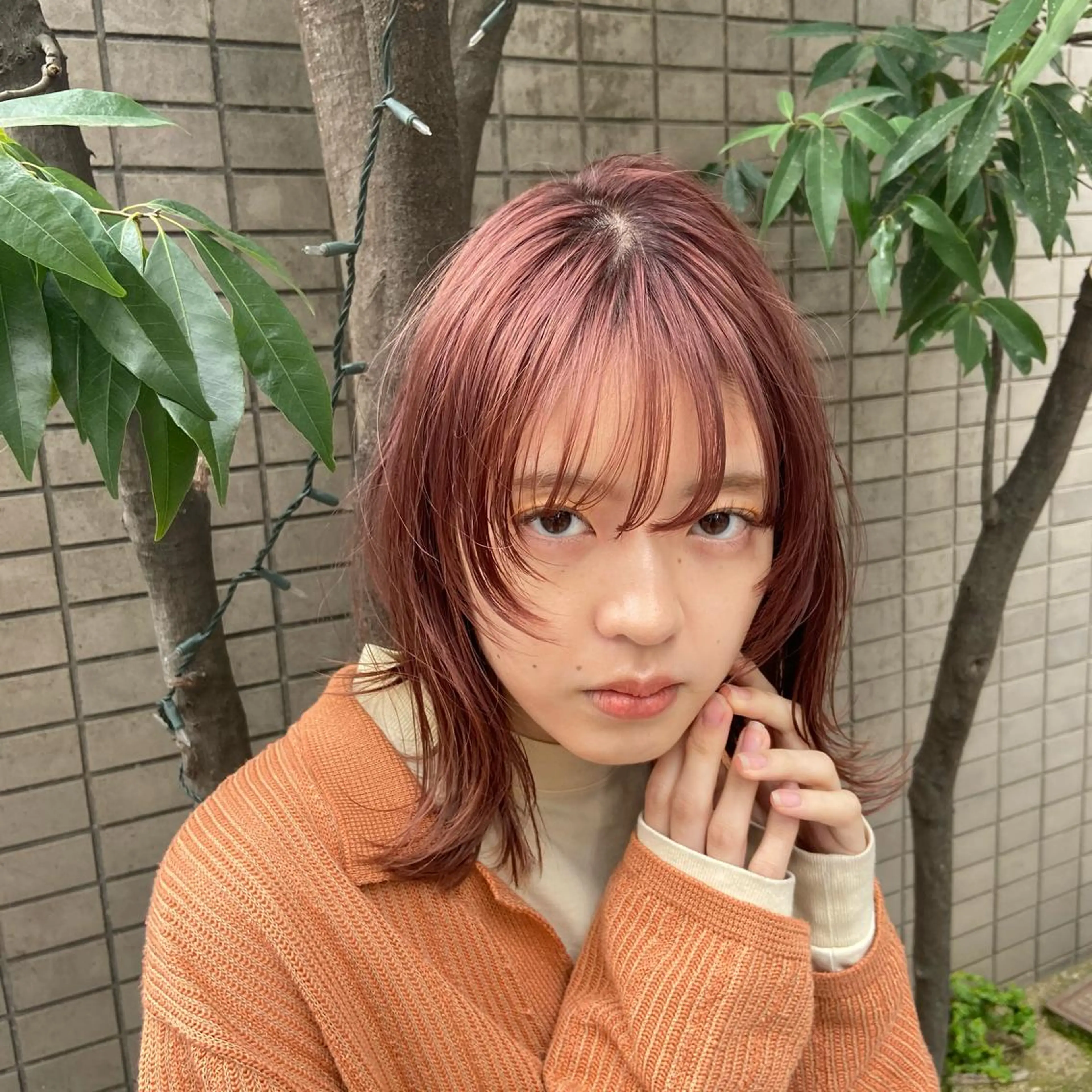 ミディアム カラー ピンクカラー ウルフカット カット ヘアカラー ウルフ/レイヤー/ ブリーチ/牧原歩夢のヘアスタイル