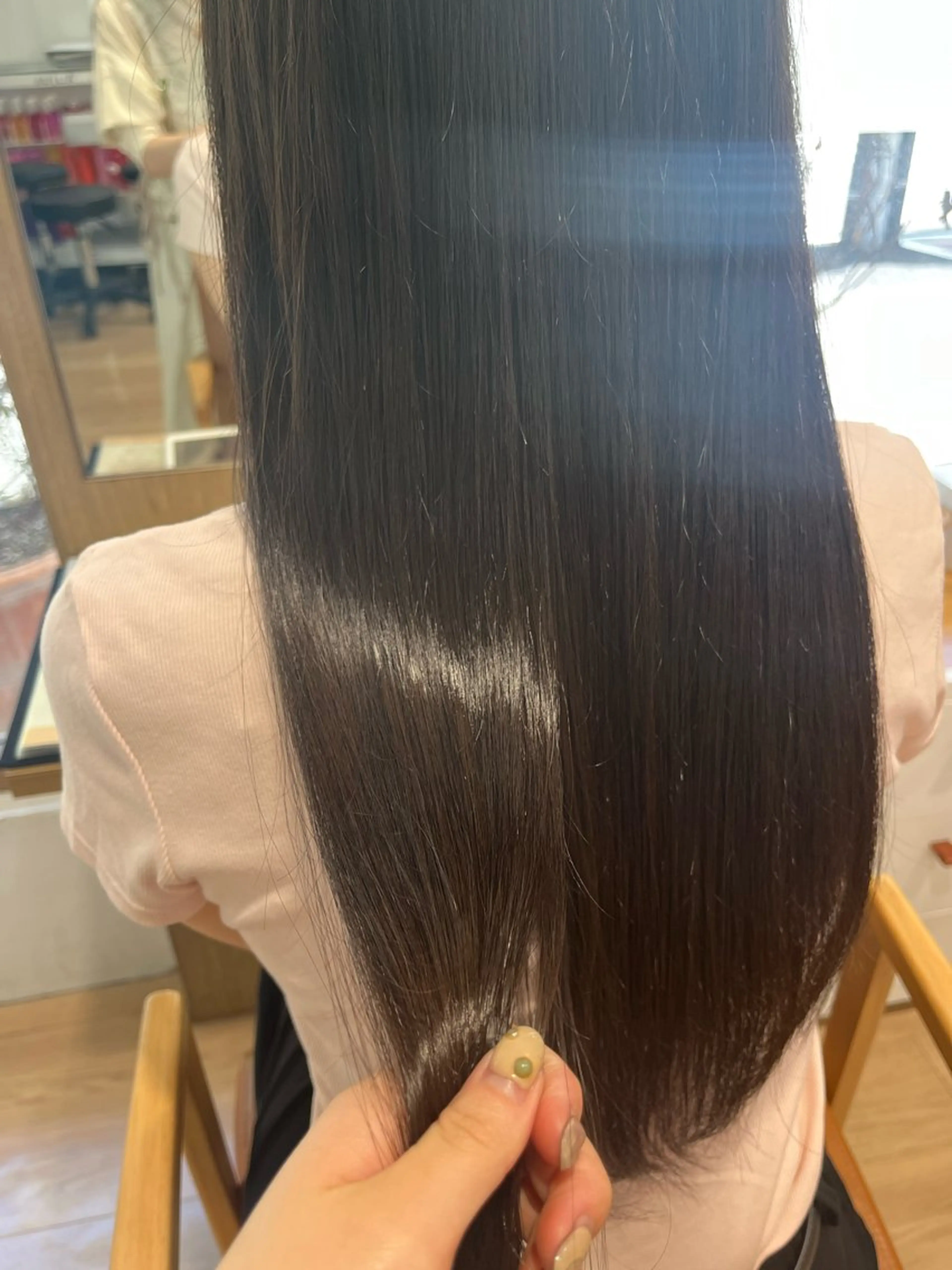 ミディアム•ロングカット（5センチ以内）+ワンカラー🎀【予約後メッセージの確認お願い致します🙇‍♀️】の写真