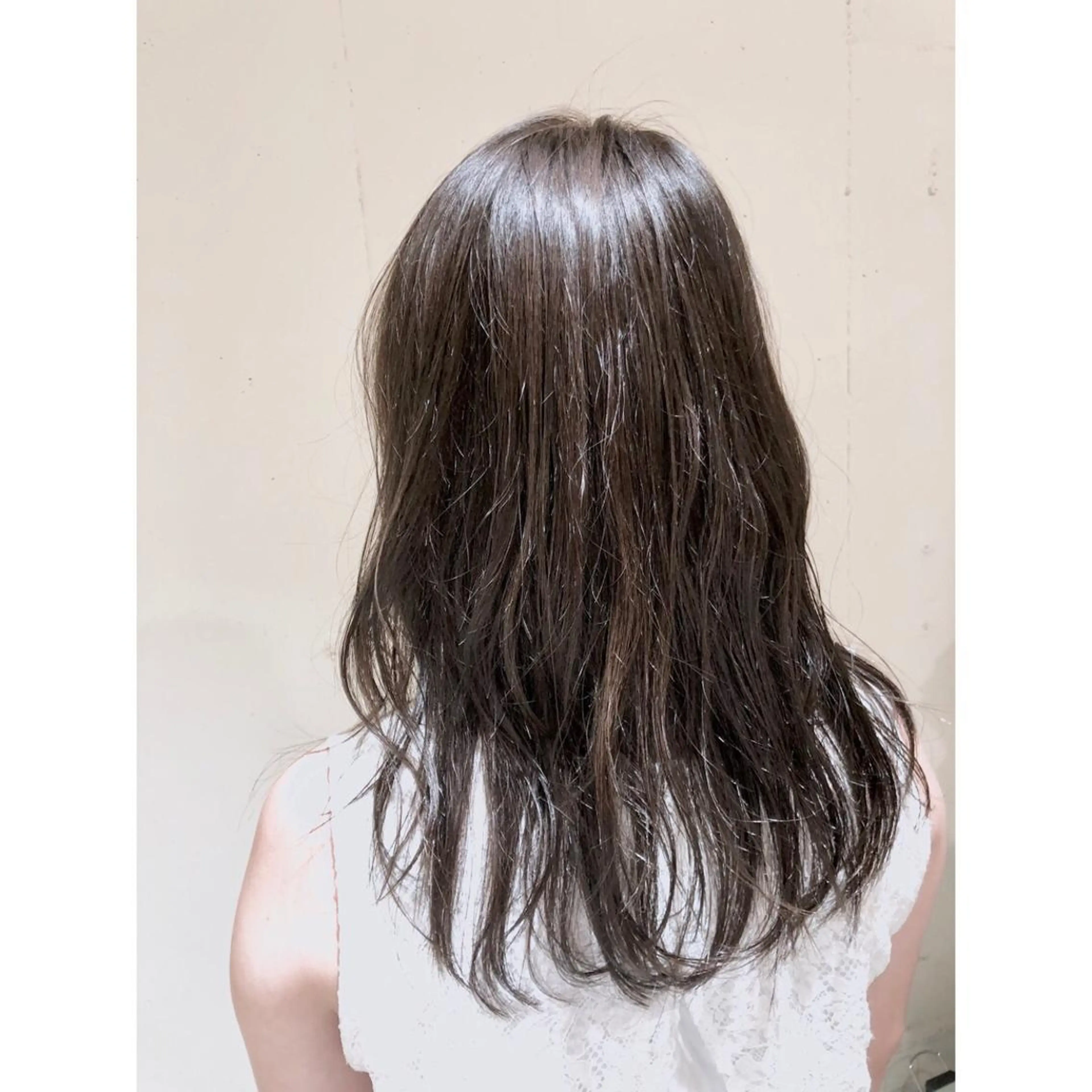 ミディアム カラー パーマ ヘアアレンジ アッシュ ベージュカラー ブリーチ 透明感カラー グラデーションカラー 【ツヤ髪美容師】 ツダケイスケのヘアスタイル