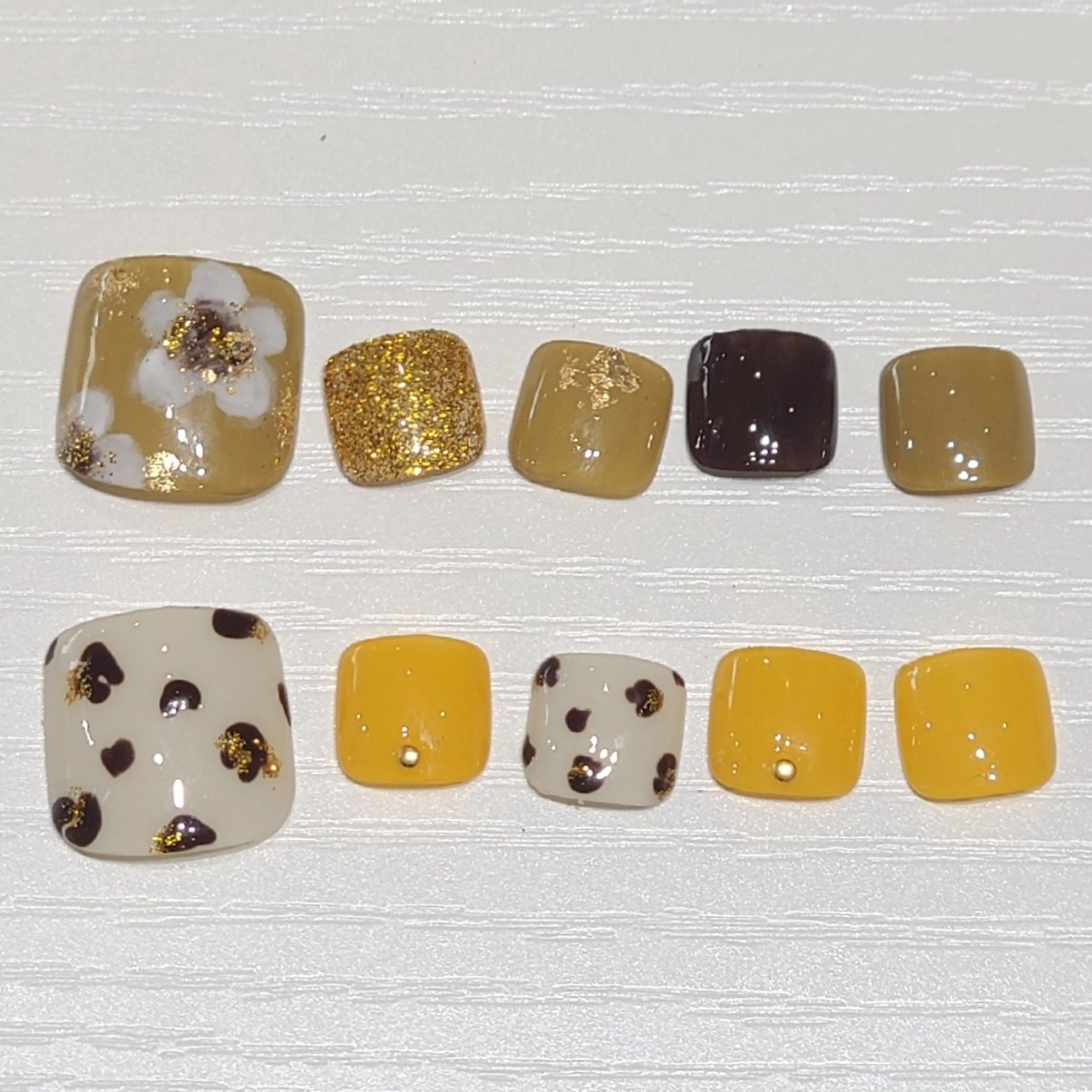 ネイル フットネイル 6RokuHair（ロクヘアー)所属・門川 茉奈美のネイルデザイン