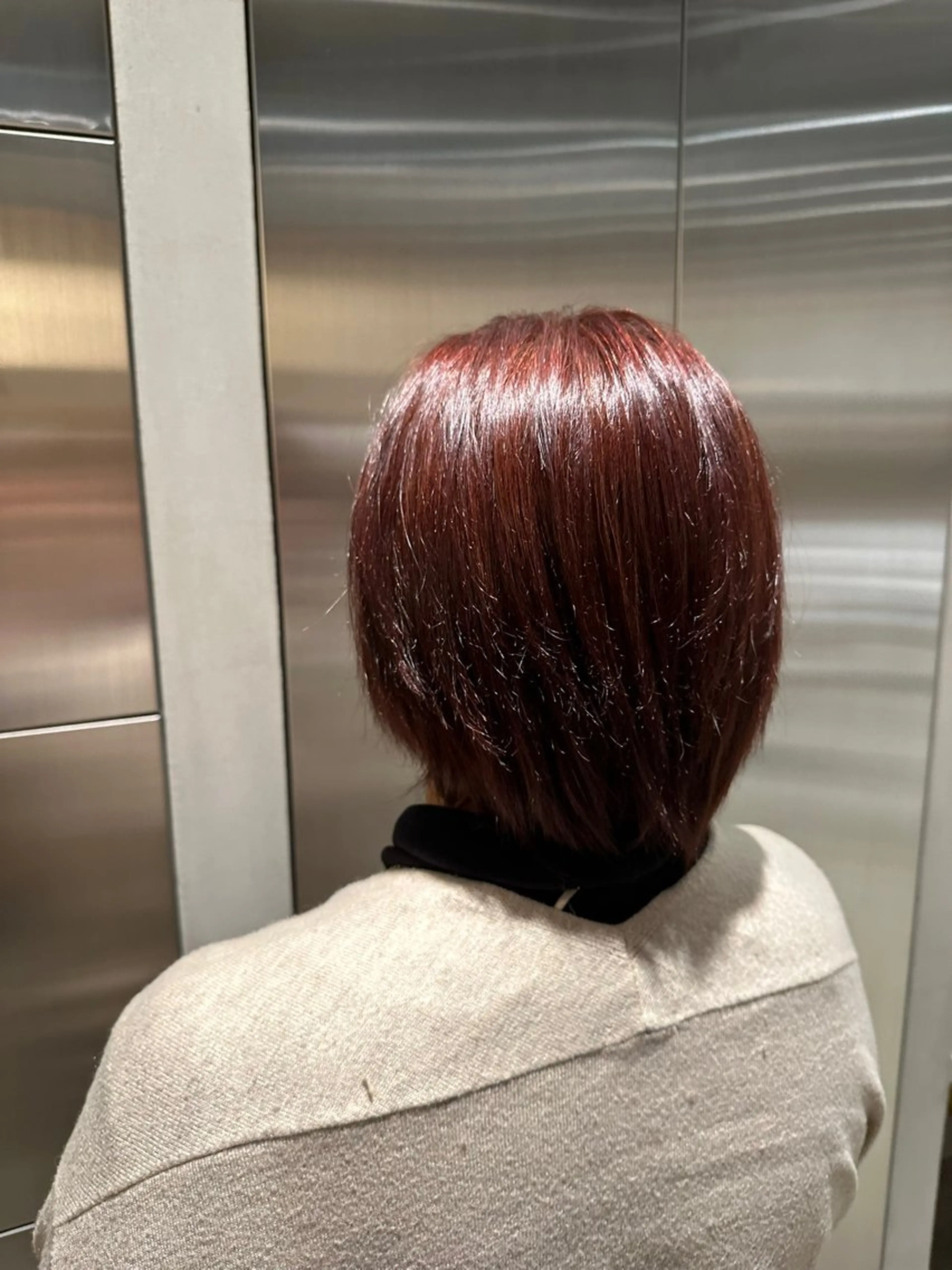 ショート カラー レッドカラー ヘアカラー 山田 麻海のヘアスタイル