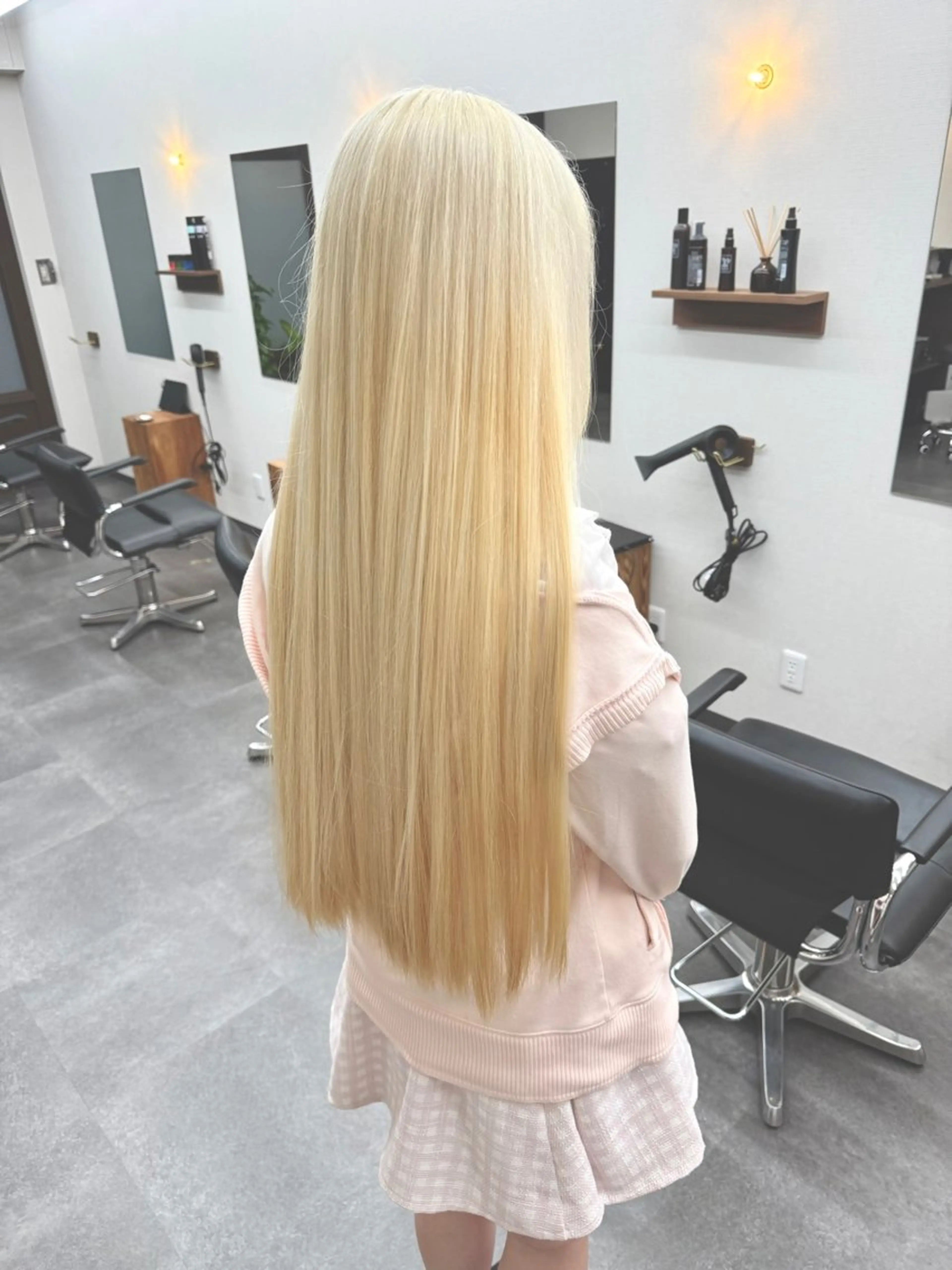 ロング カラー ヘアカラー enn.bleach by t.a.g所属・碇山 楓己のヘアスタイル