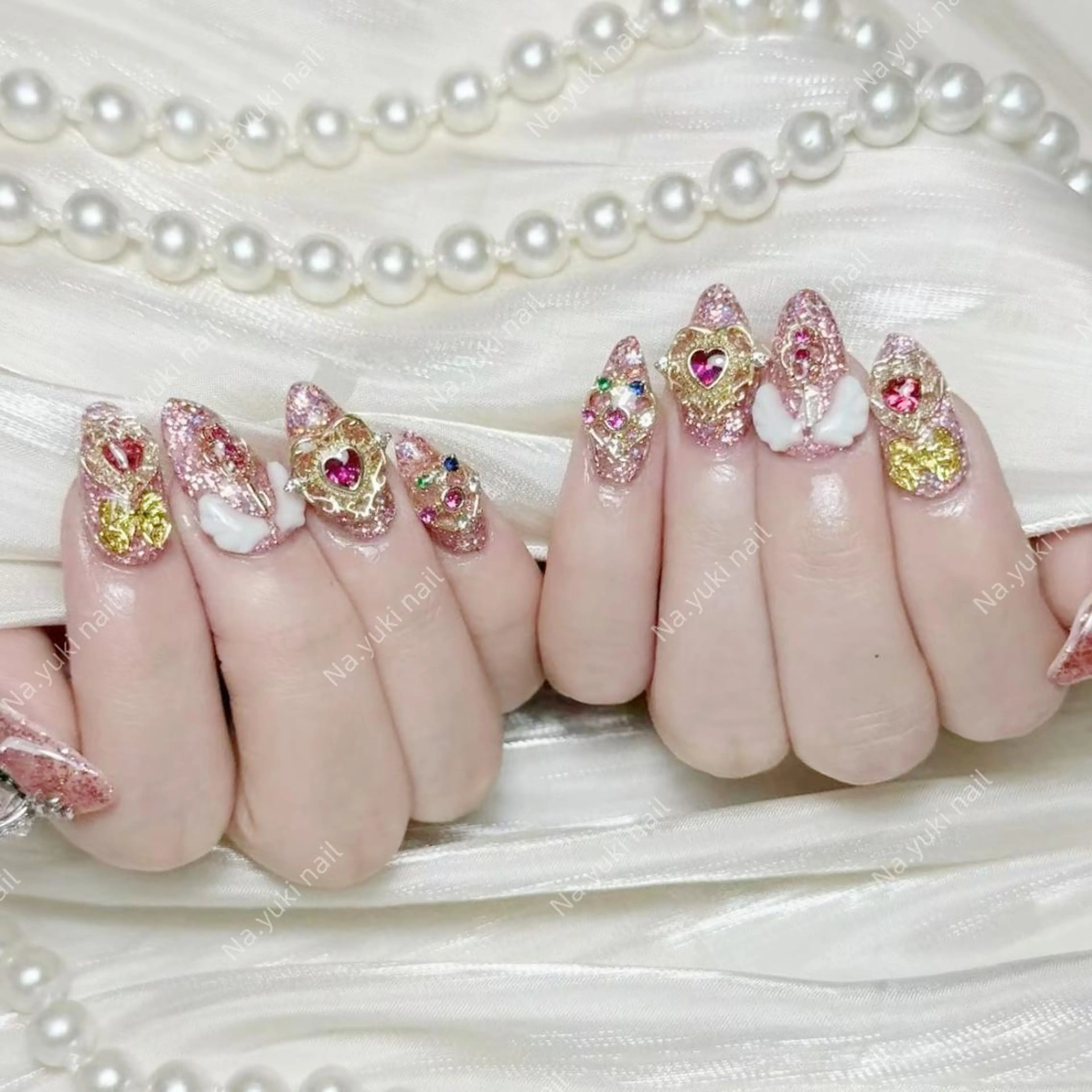 ネイル Queenie 🦋のネイルデザイン