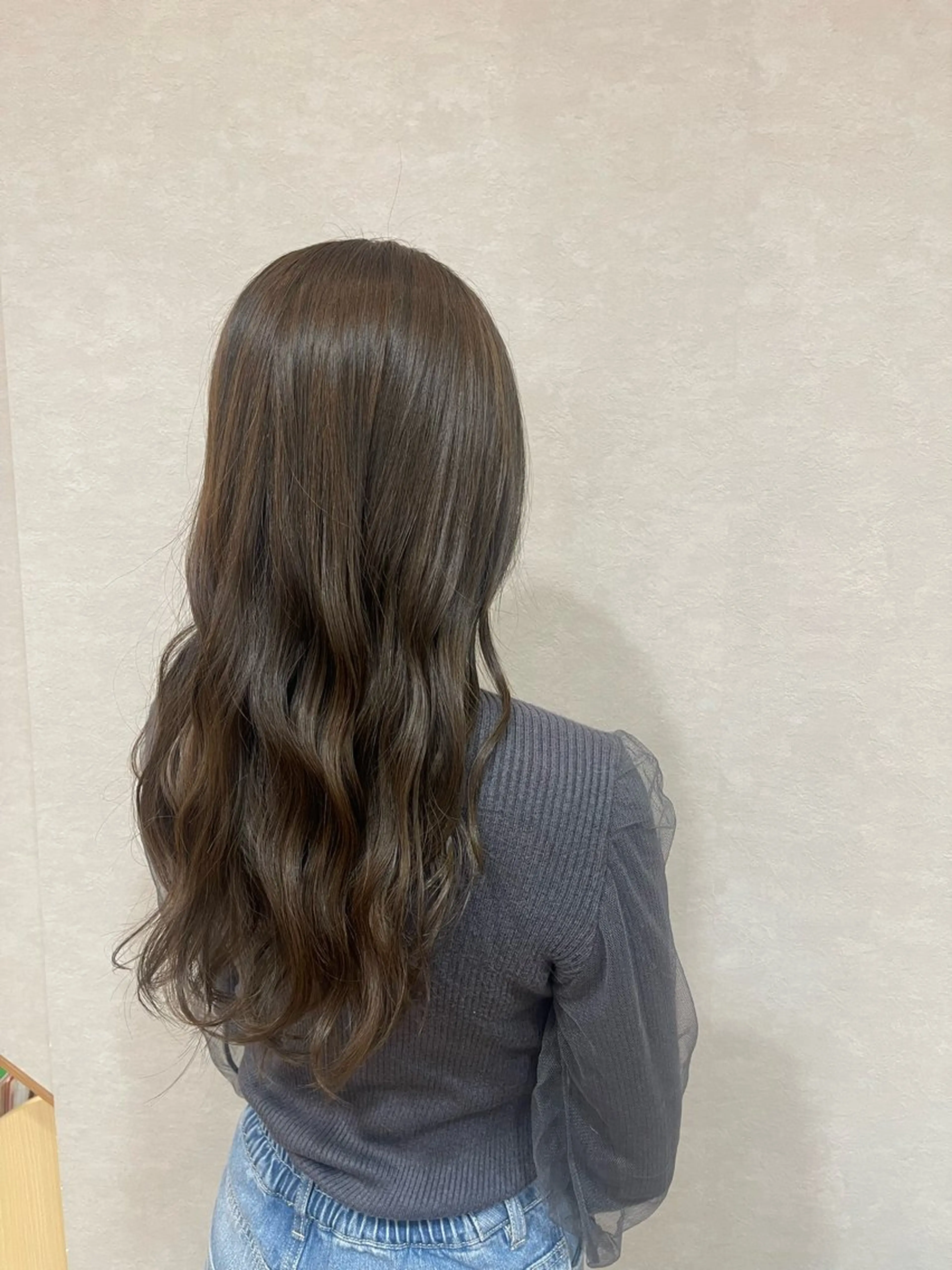 ロング カラー グレージュ オリーブグレージュ オリーブグレー 山口 美咲のヘアスタイル