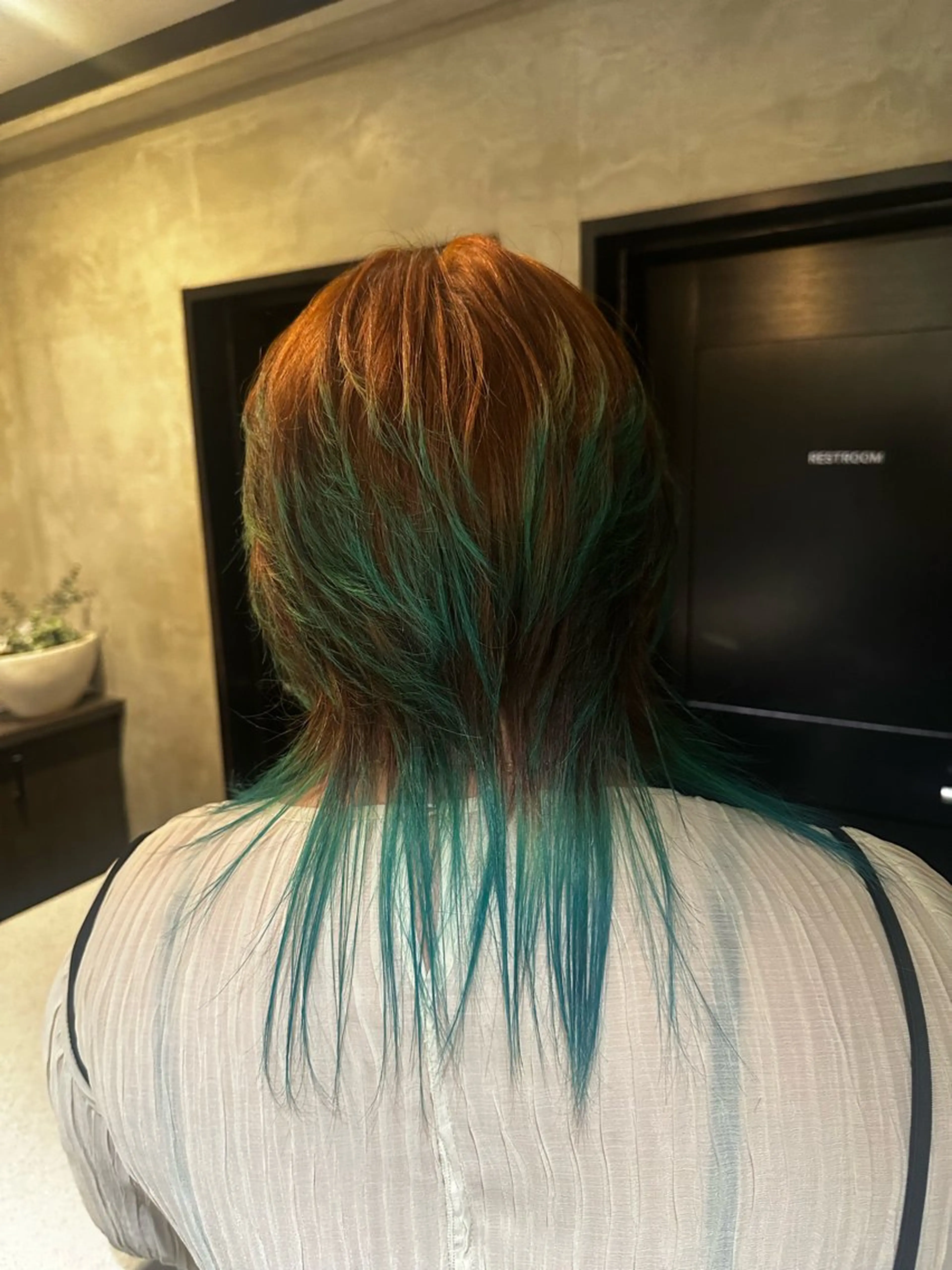 カラー ヤマダ アオイのヘアスタイル