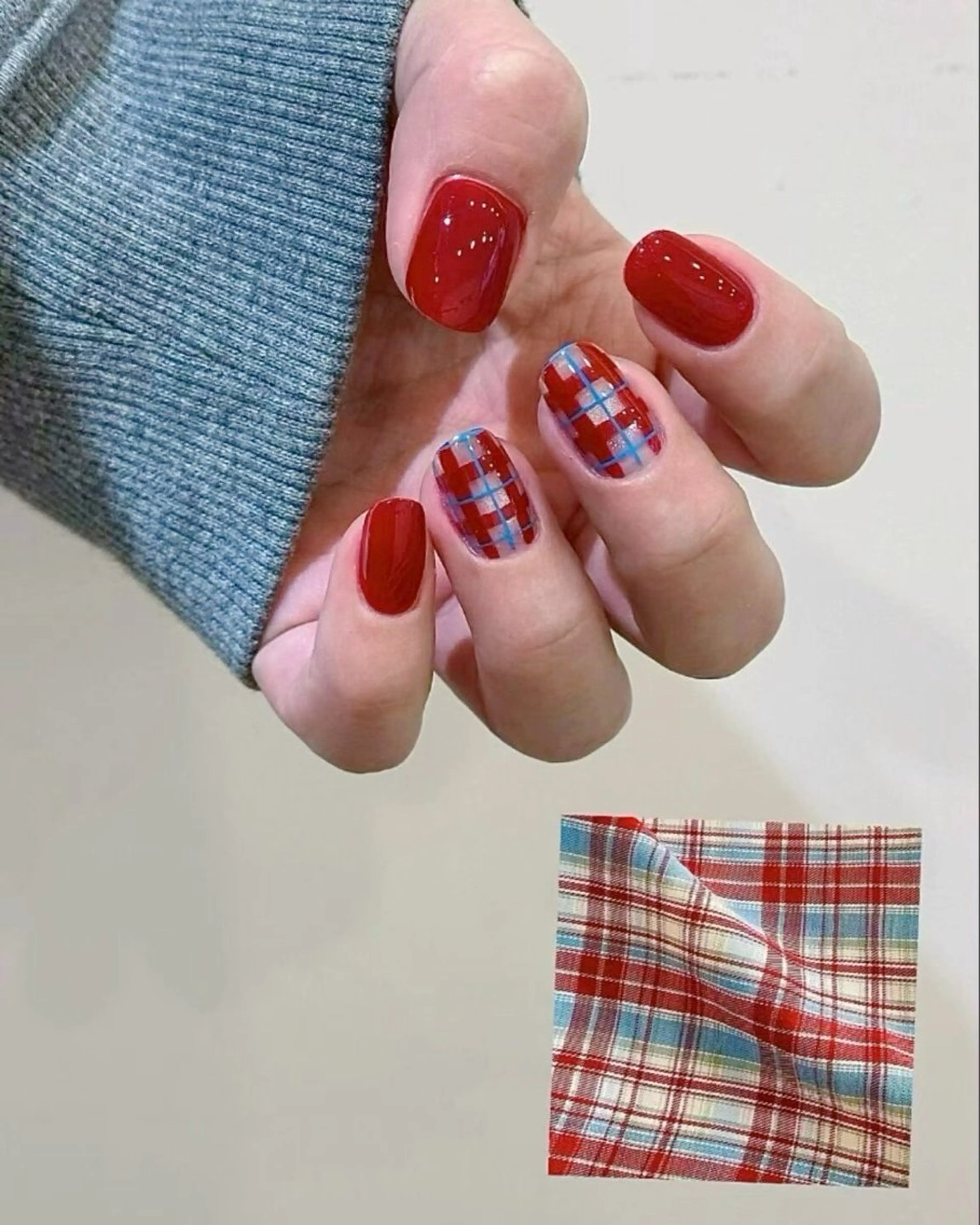 ミディアム フレンチガーリー クリスマス ハンドネイル りぼん Re:Bonrのネイルデザイン