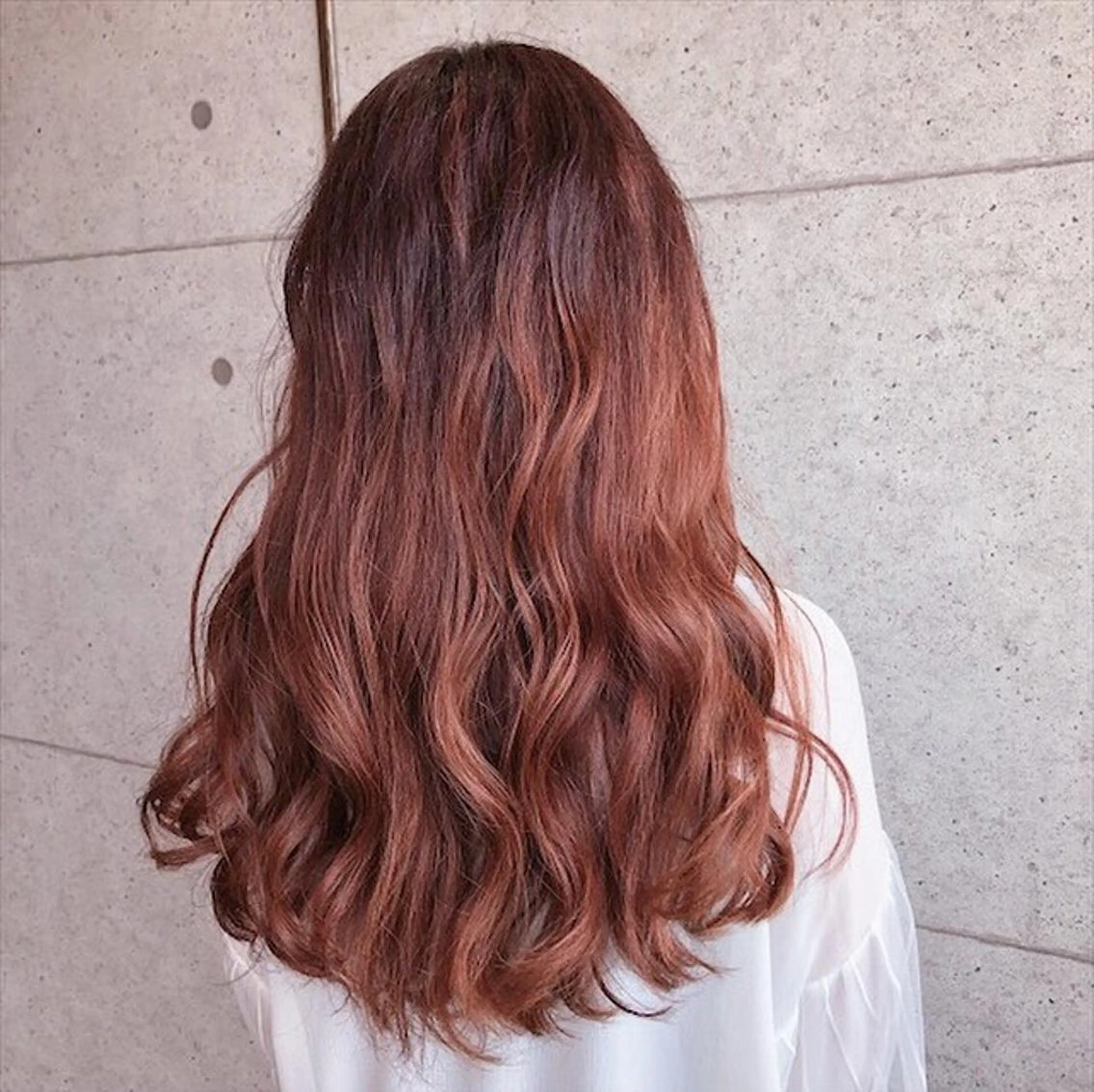 ロング カラー ブリーチ ブラウンカラー グラデーションカラー ハイライトカラー ピンクカラー 福森 みずきのヘアスタイル