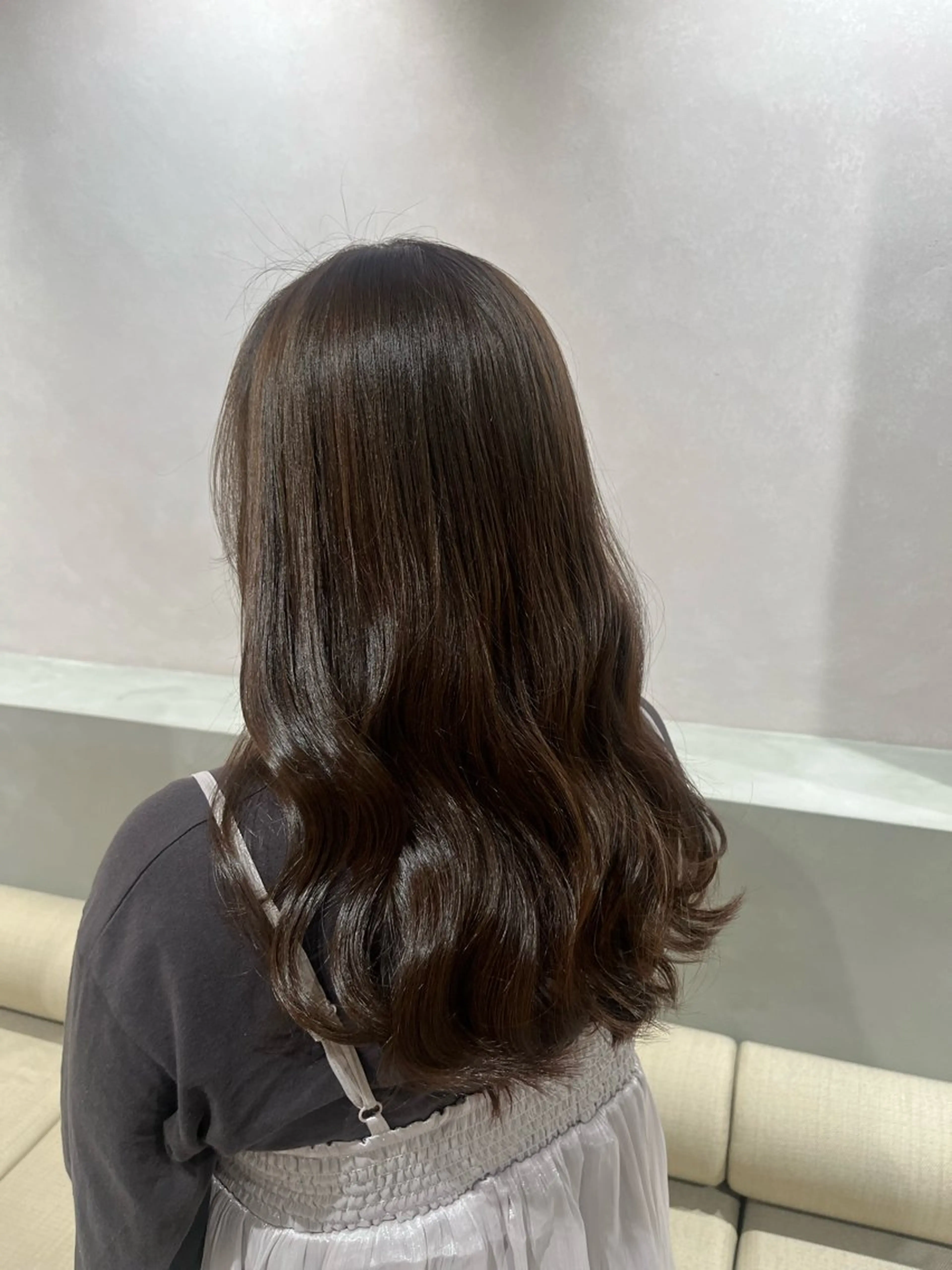 ミディアム ヘアカラー トリートメント manami/ レイヤー/小顔カットのヘアスタイル