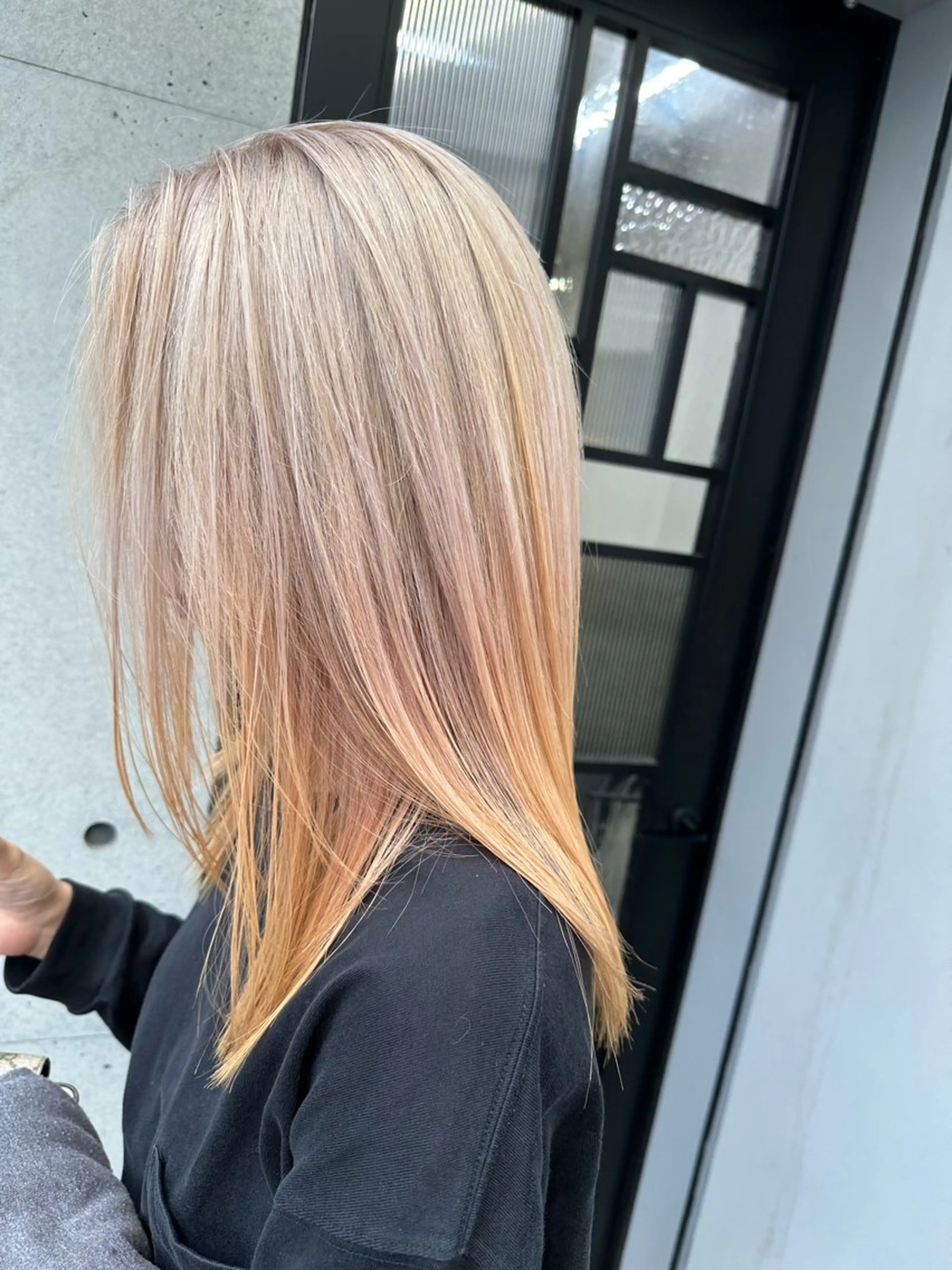 ロング カラー ショートボブ アッシュ アッシュブラック ベージュカラー 黒髪 ヘアカラー トリートメント 國井 廉のヘアスタイル