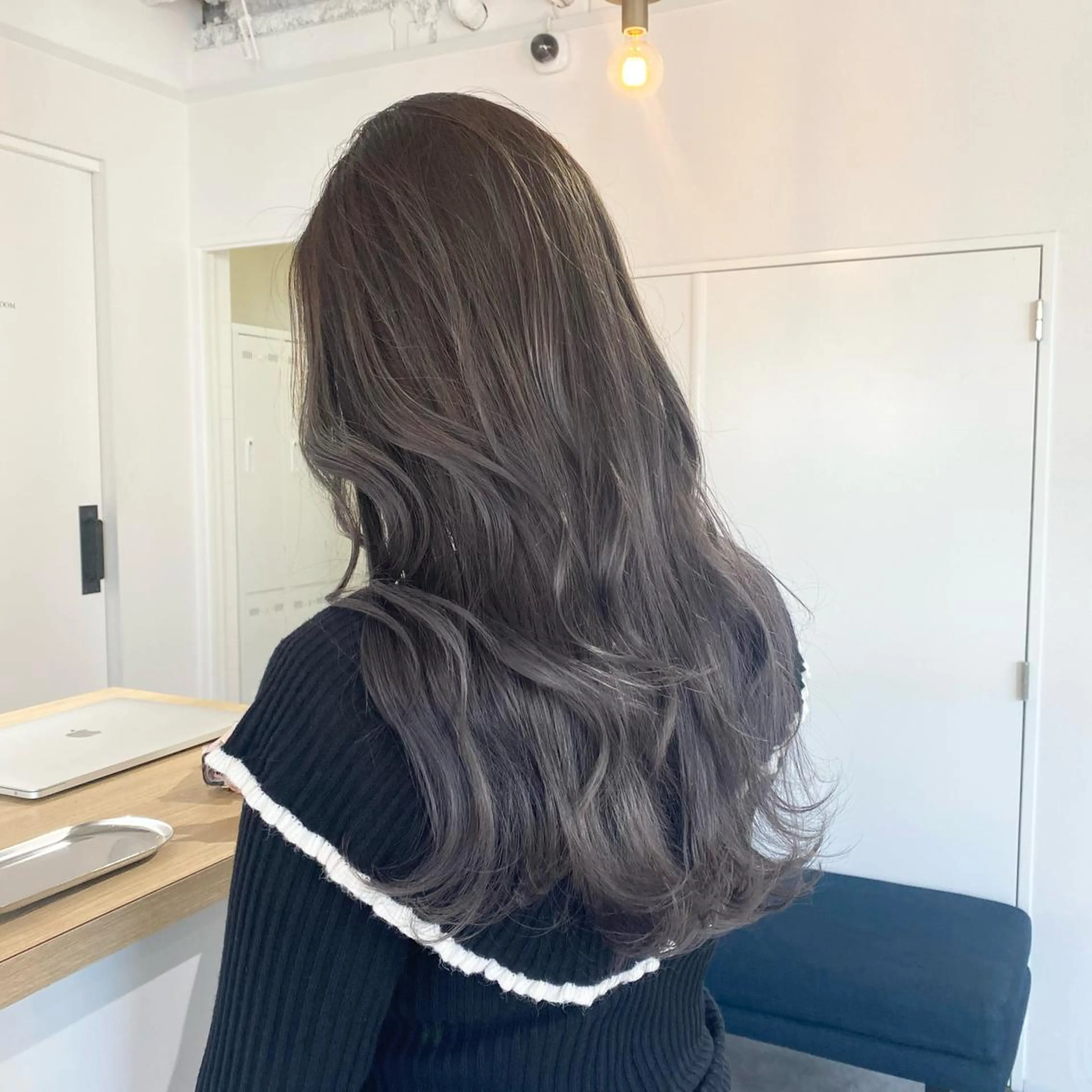 カラー シルバー Ace所属・ハルカ ・のヘアスタイル