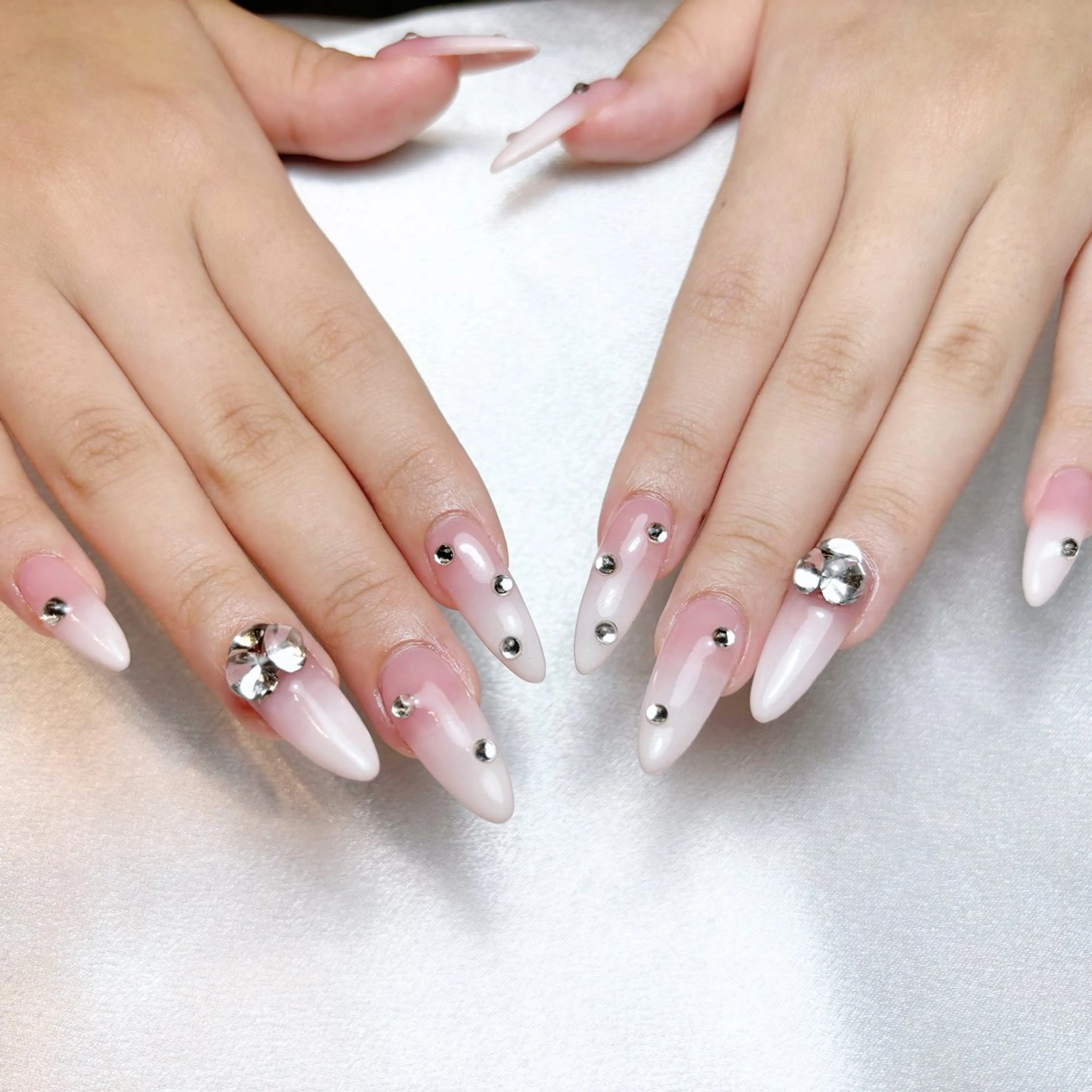 ネイル ハンドネイル H3 Nail Tsuki🦋💙のネイルデザイン