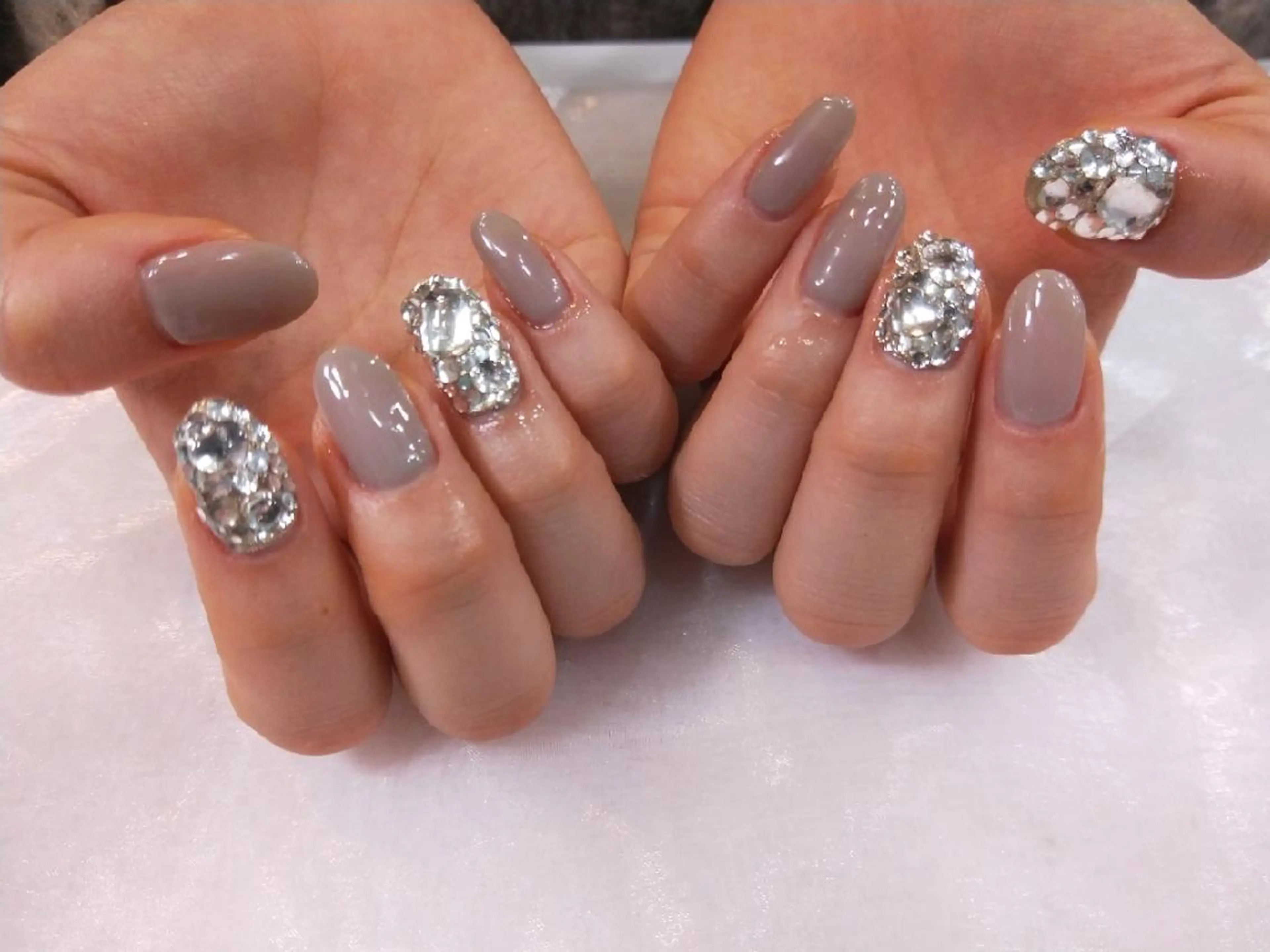 ネイル ハンドネイル ハンドケア R'well所属・はばすみれ🎀ﾈｲﾙ 光ﾌｪｲｼｬﾙ ﾍｱのネイルデザイン