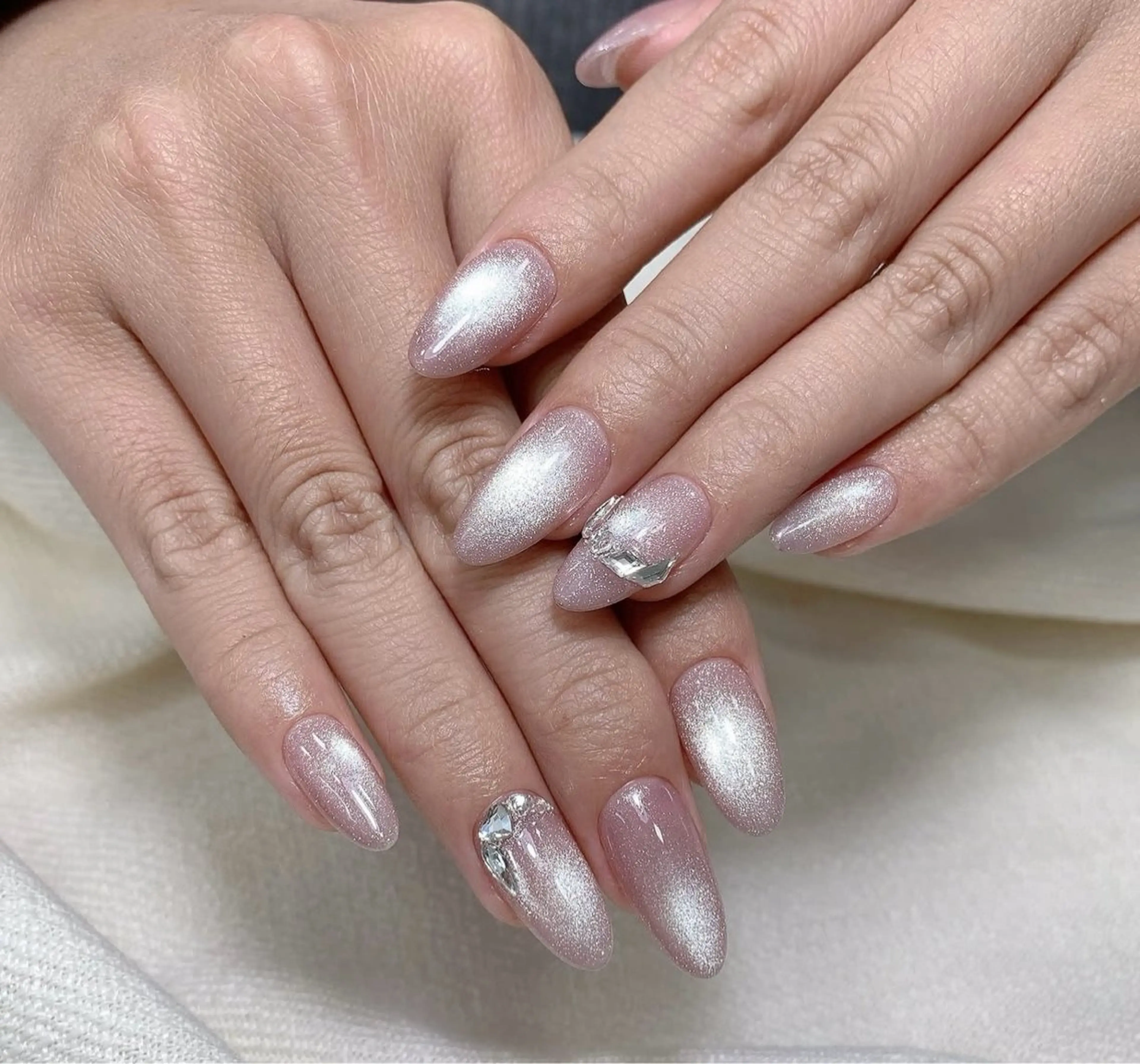 ネイル オーロラネイル 長さ出し フットネイル フレンチネイル ジェルネイル ハンドネイル sora ❄️のネイルデザイン