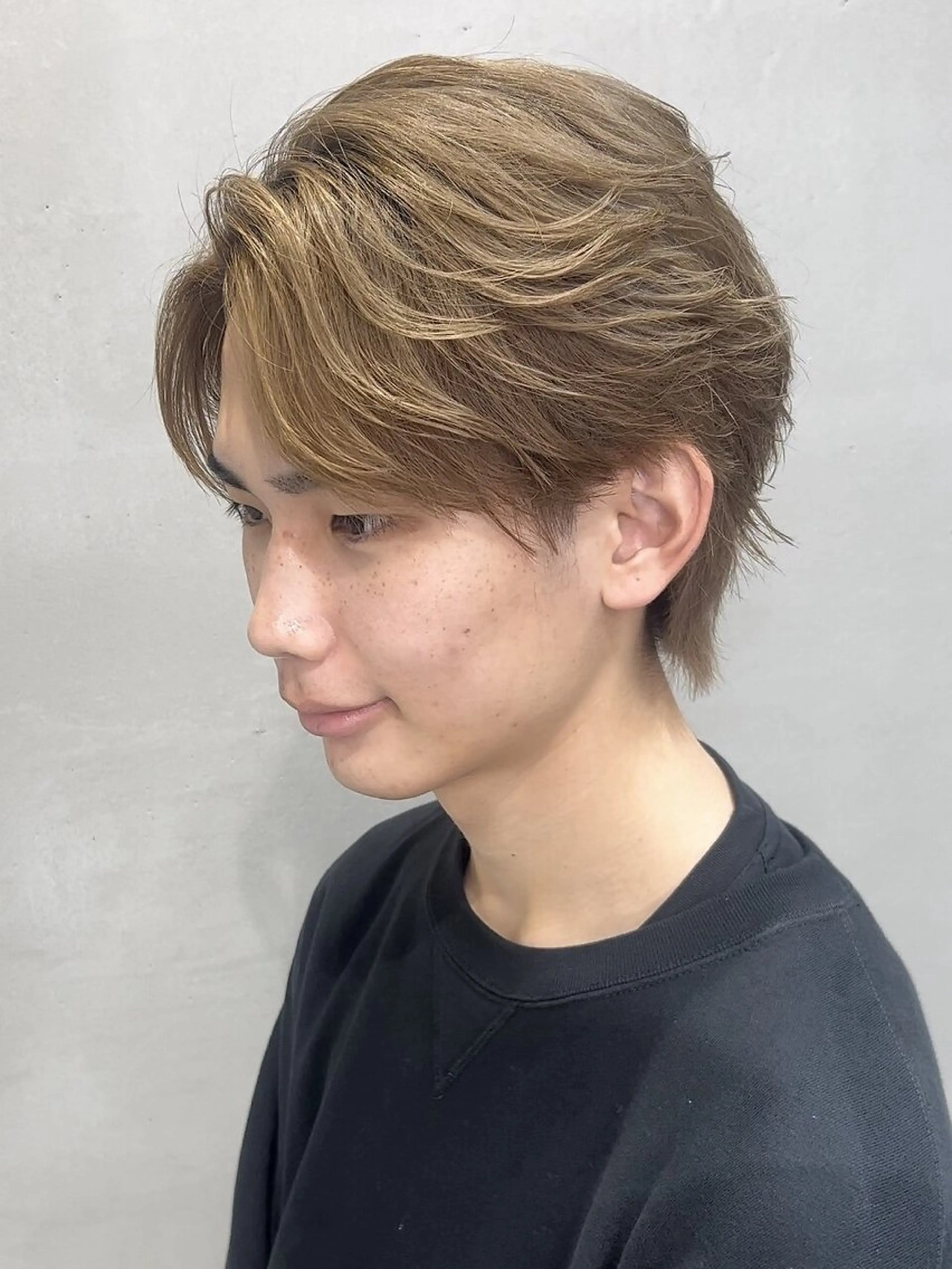 カラー メンズ ベージュカラー ヘアカラー LIBER🫧AKO 🫧メンズのヘアスタイル