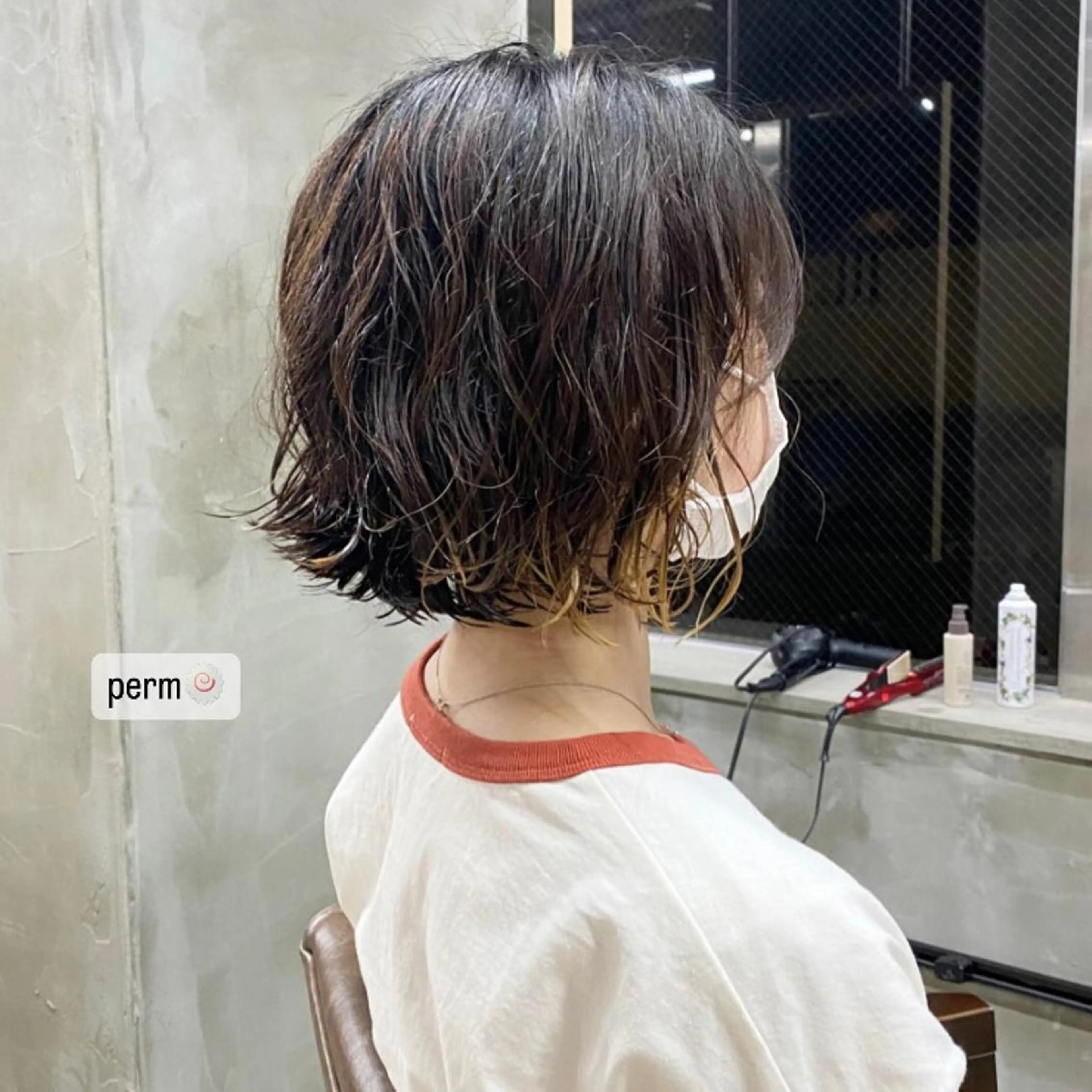 パーマ ボブ 茜璃/ブリーチカラー /レイヤーカットのヘアスタイル