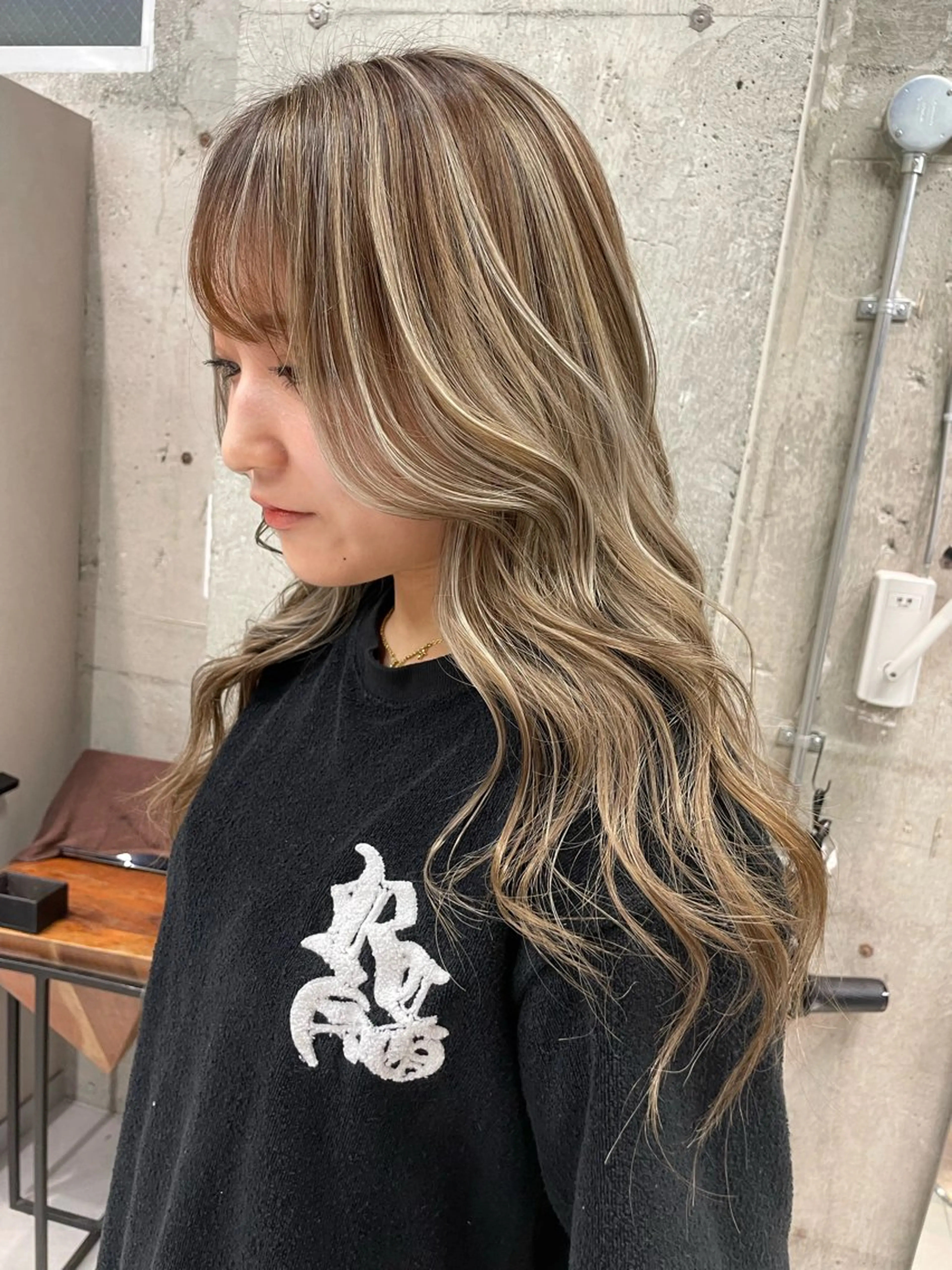 ロング ハイライト 🫧ハイライトカラー 🫧 𝓜𝓘𝓤のヘアスタイル