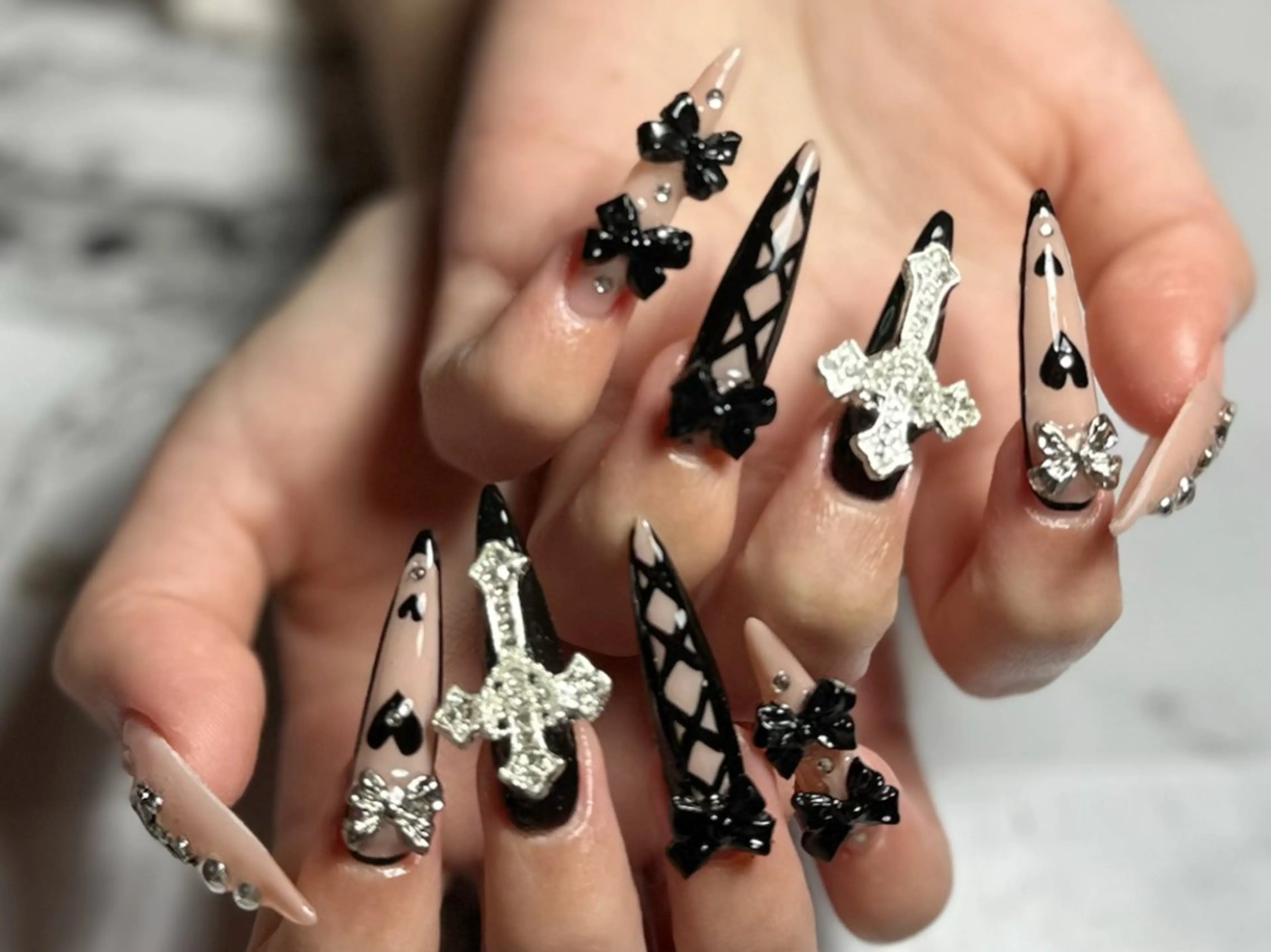 ネイル 新山 聖のネイルデザイン