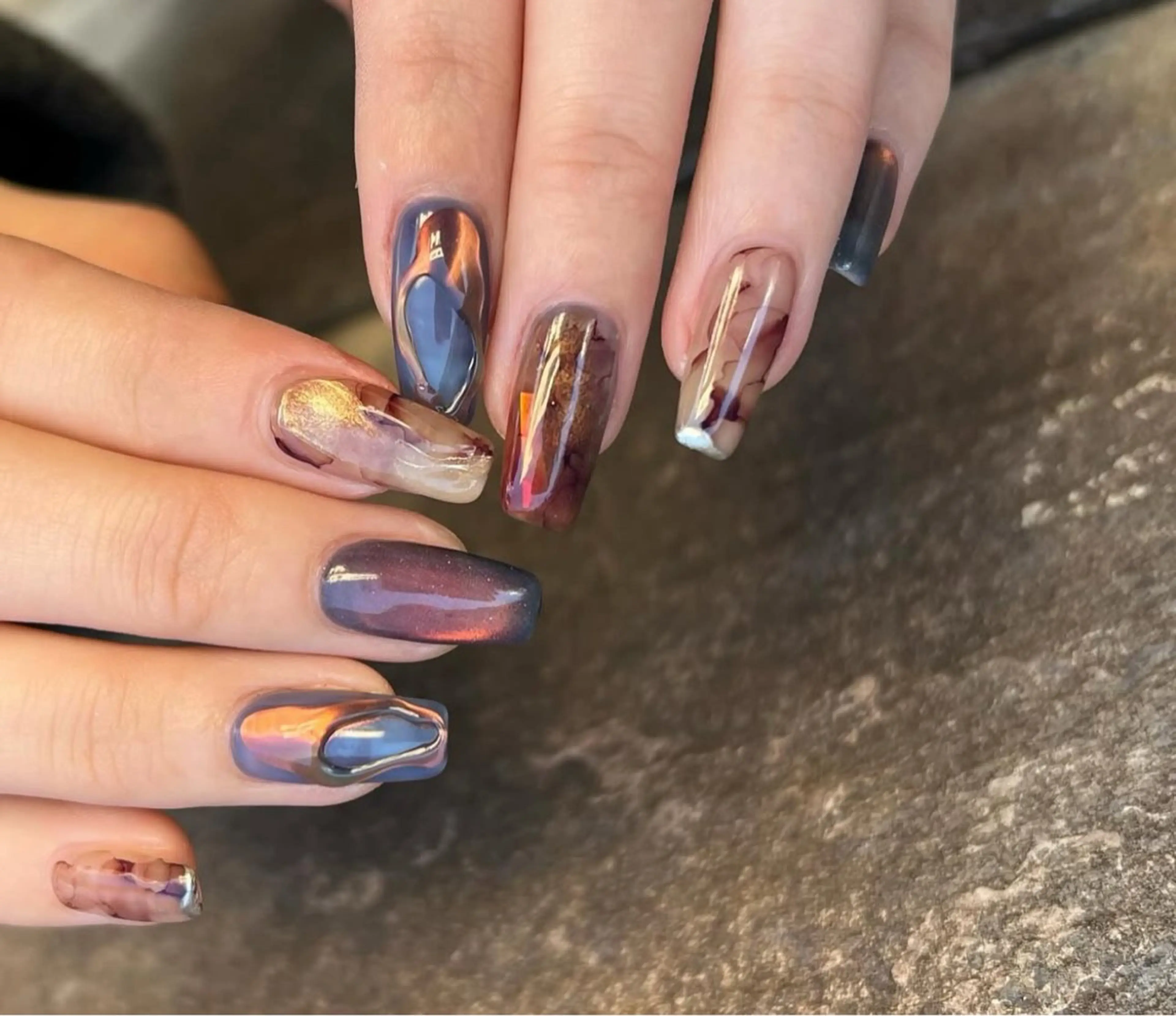 ネイル Salondevi2 isanaのネイルデザイン