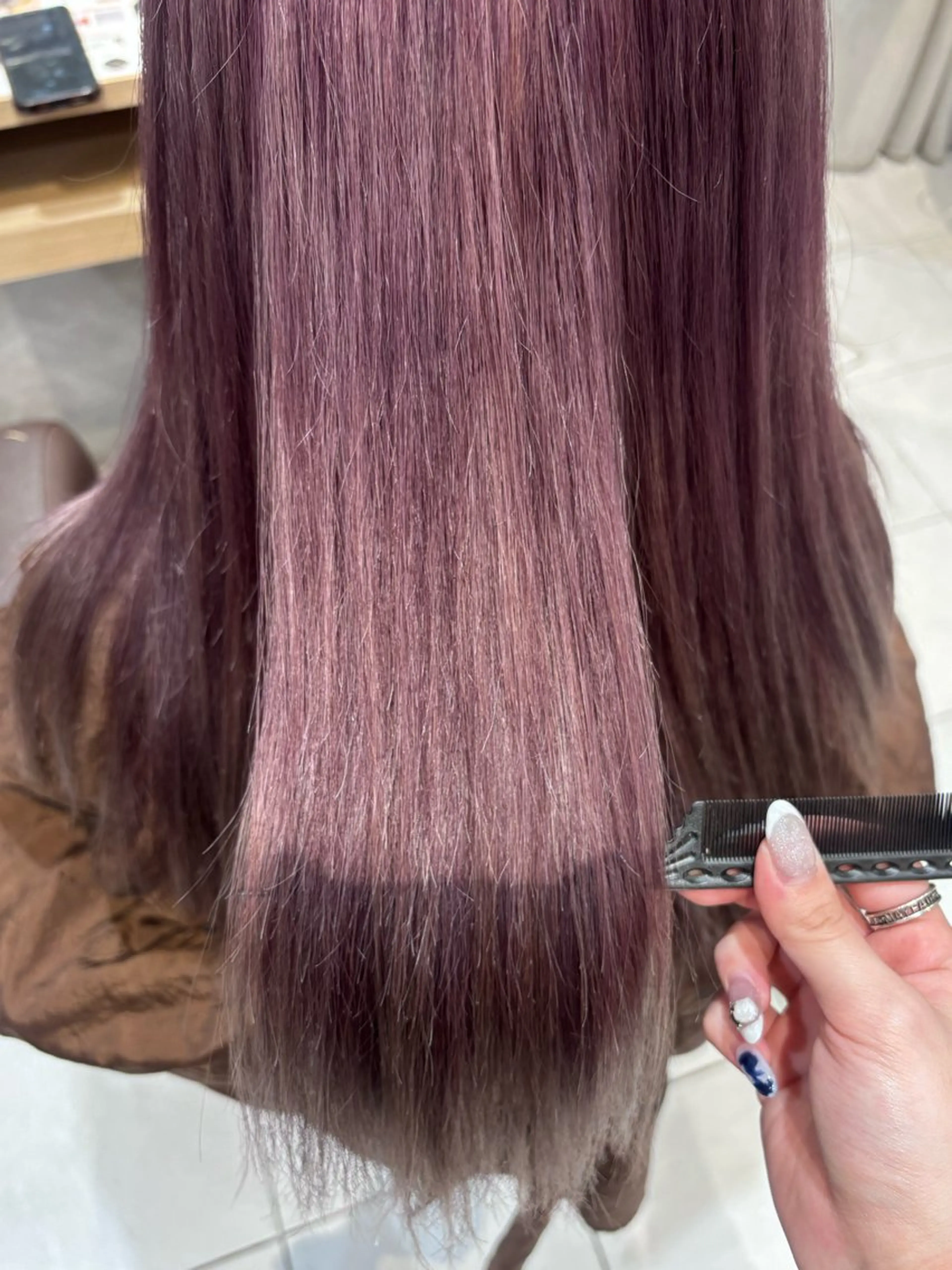 セミロング 淺井 さくらのヘアスタイル