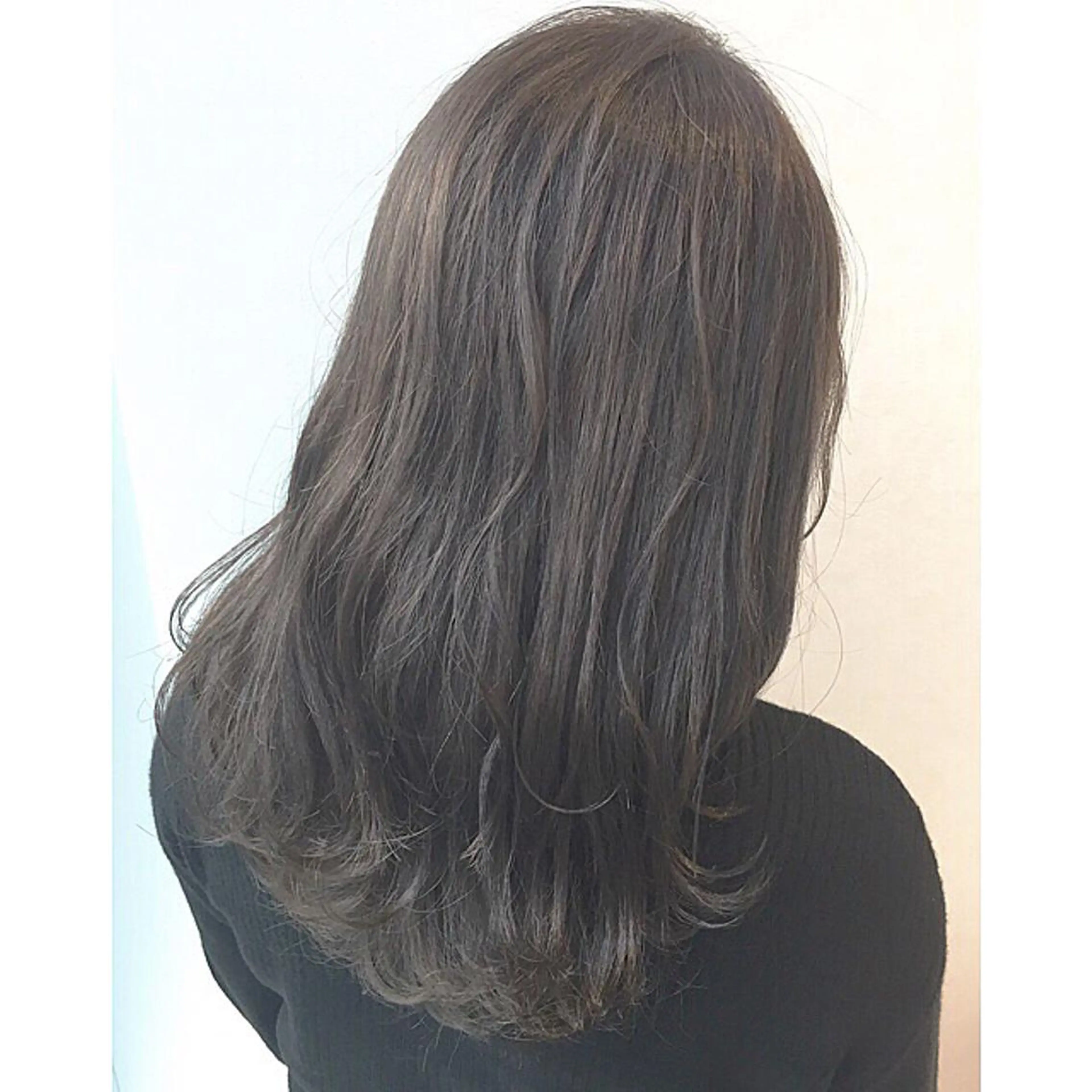 セミロング カラー グレージュ ヘアカラー トリートメント 透明感♡︎♡︎ 佐々木早苗のヘアスタイル