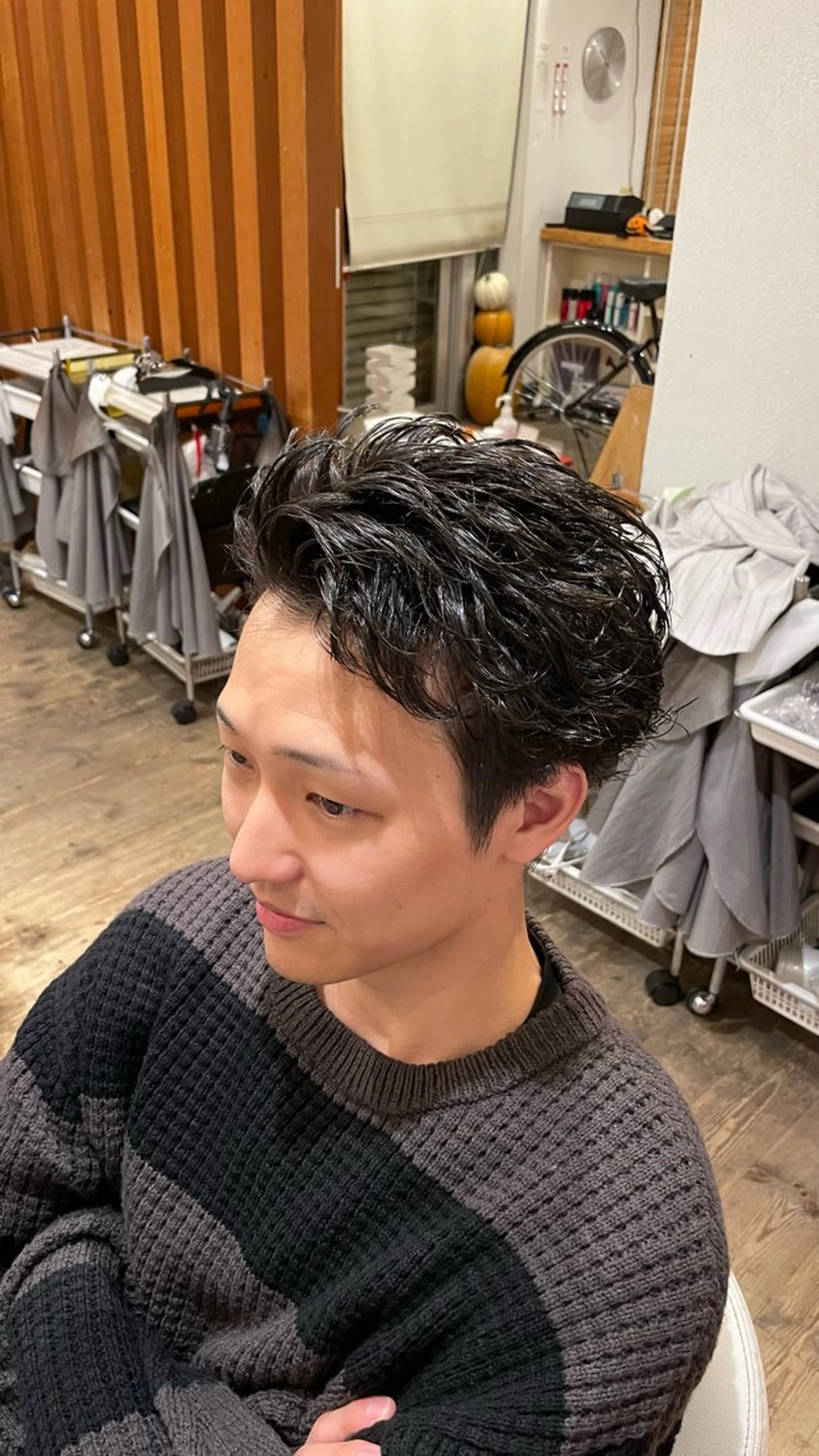 ショート パーマ メンズ 椿 大輔のヘアスタイル