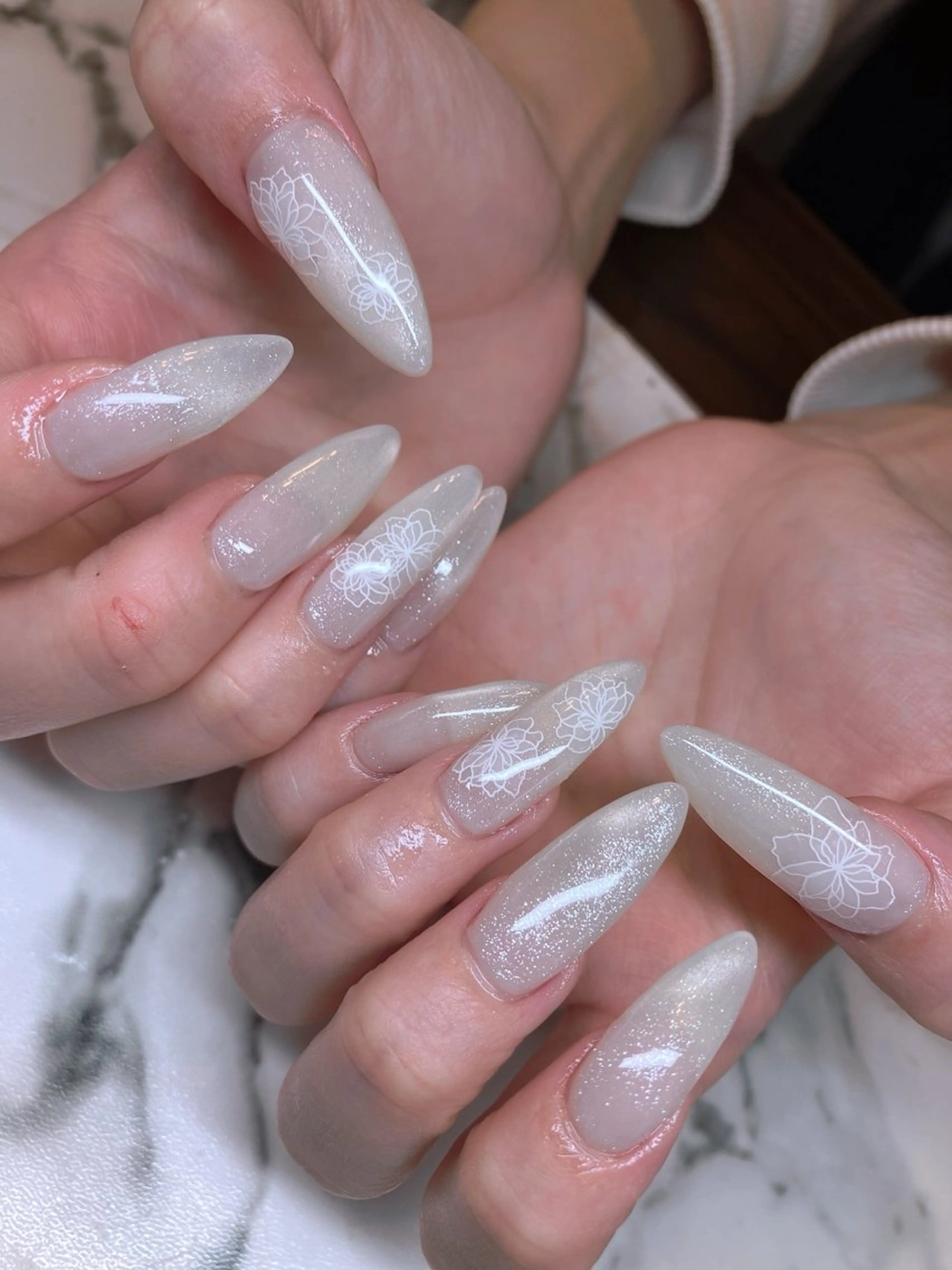 ネイル ロングネイル マグネットネイル ハンドネイル 酒井 茜のエステ・リラクイメージ