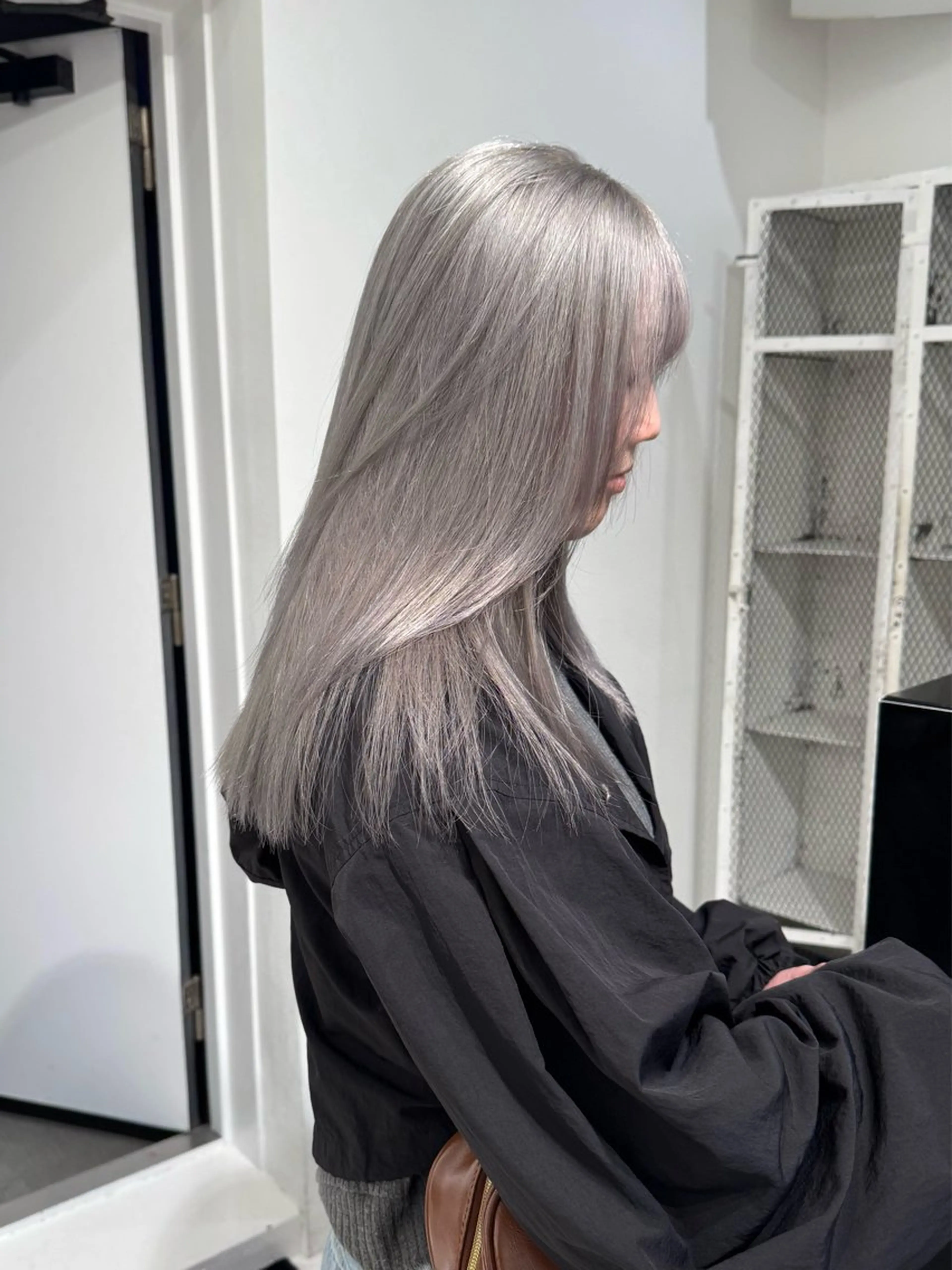 ロング カラー ヘアアレンジ ブリーチ シルバー ホワイトシルバー ヘアカラー 艶ハイトーン/ヘア アレンジAYAKAのヘアスタイル