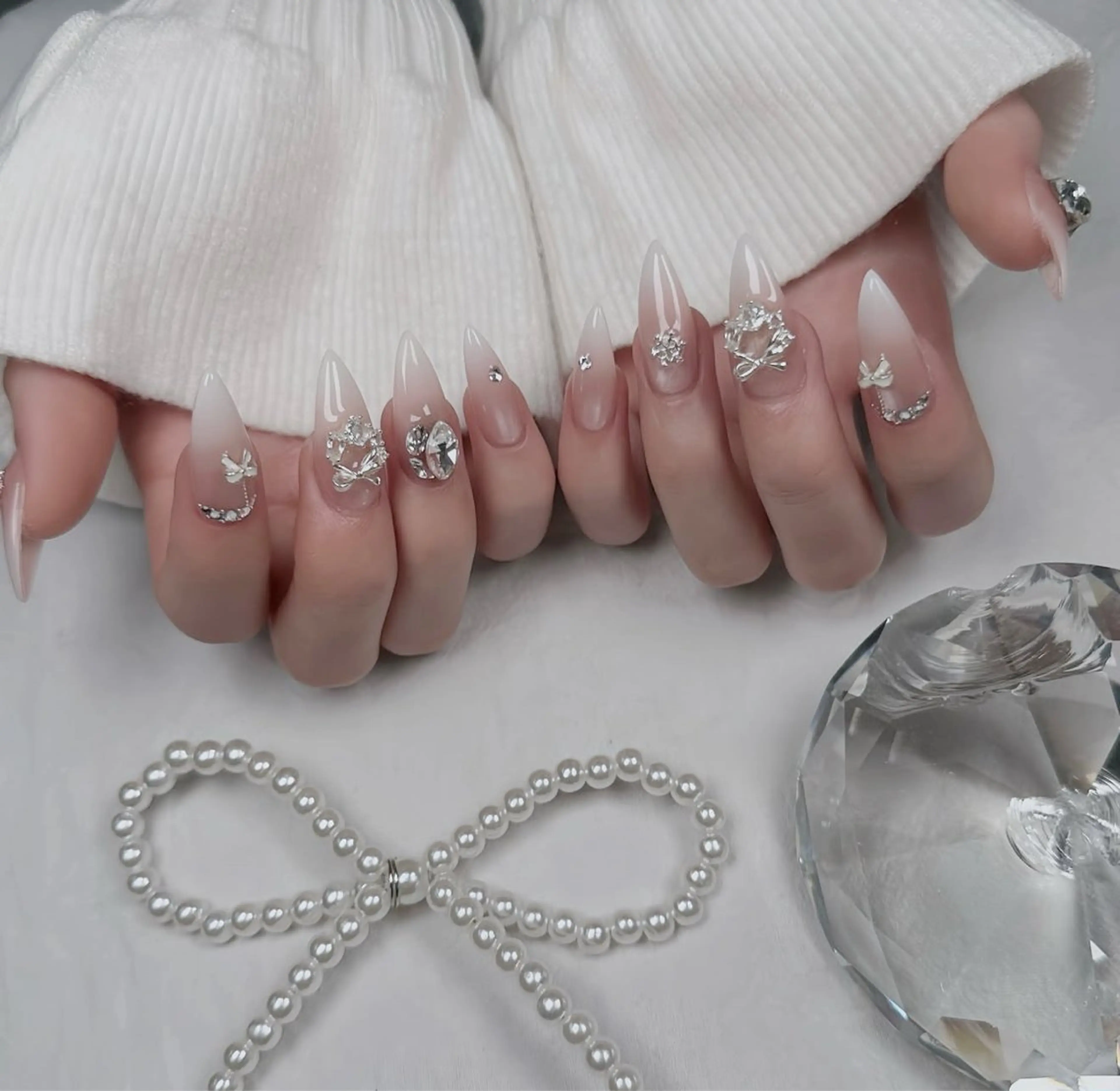 ネイル アニマル柄 オーロラネイル チークネイル フラッシュネイル ジェルネイル ハンドネイル Hina 池袋 長だしチップ専門店のネイルデザイン