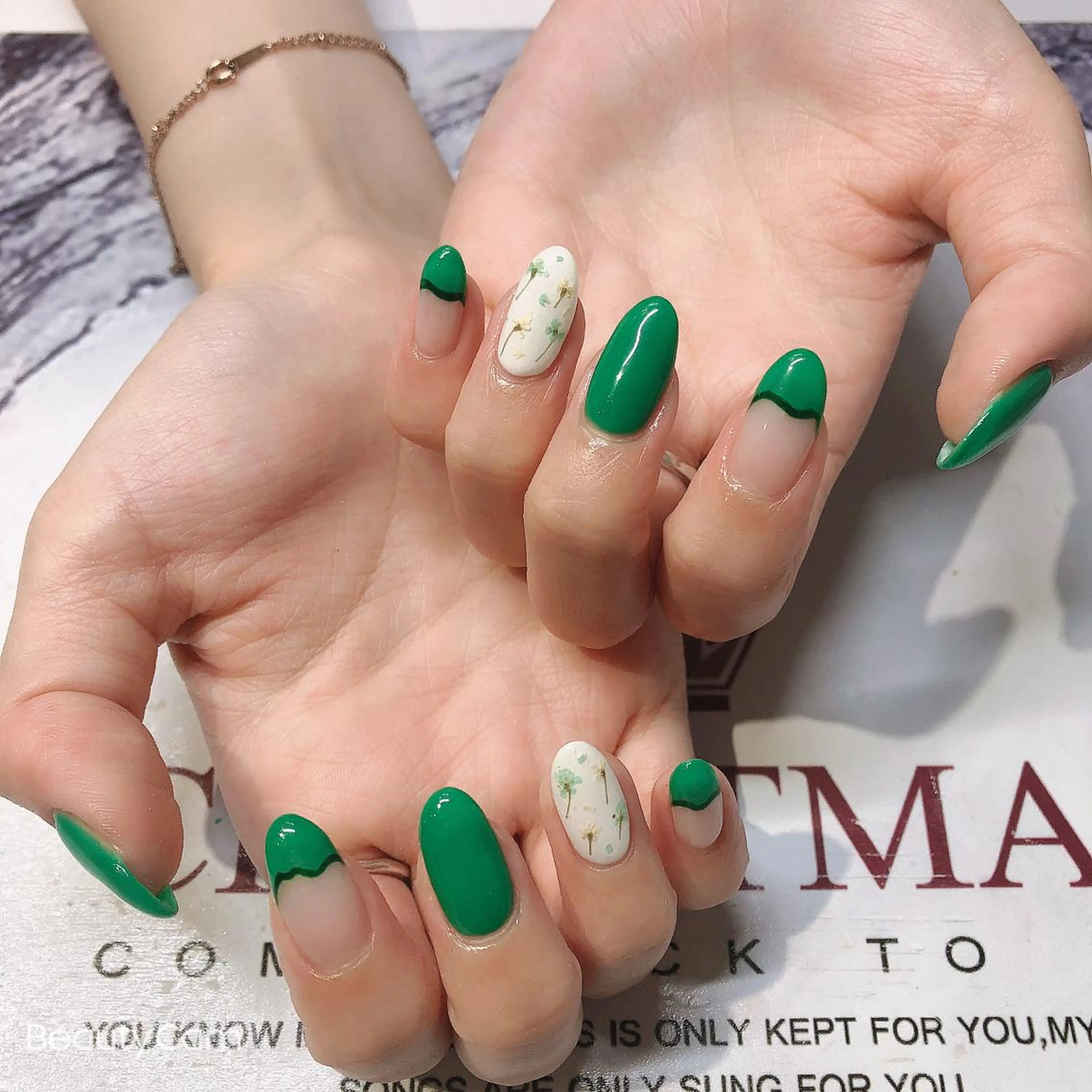 ネイル ハンドネイル Guarendo錦糸町店所属・ガレンドウ 白澤 愛子のネイルデザイン