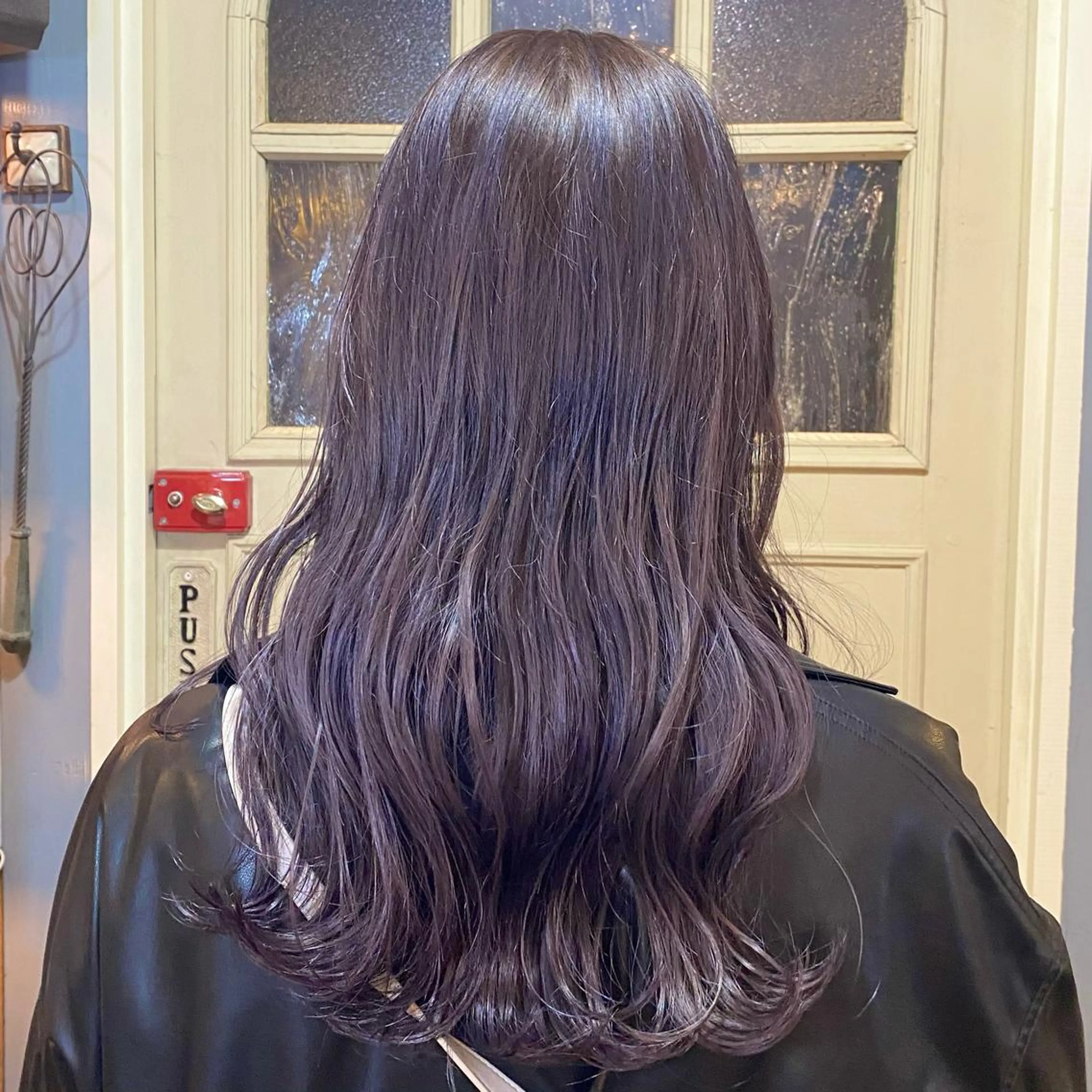 ロング カラー ブリーチ ハイトーンカラー パープルカラー カット ヘアカラー トリートメント ヘッドスパ BRITS 渡辺 菜々子のヘアスタイル