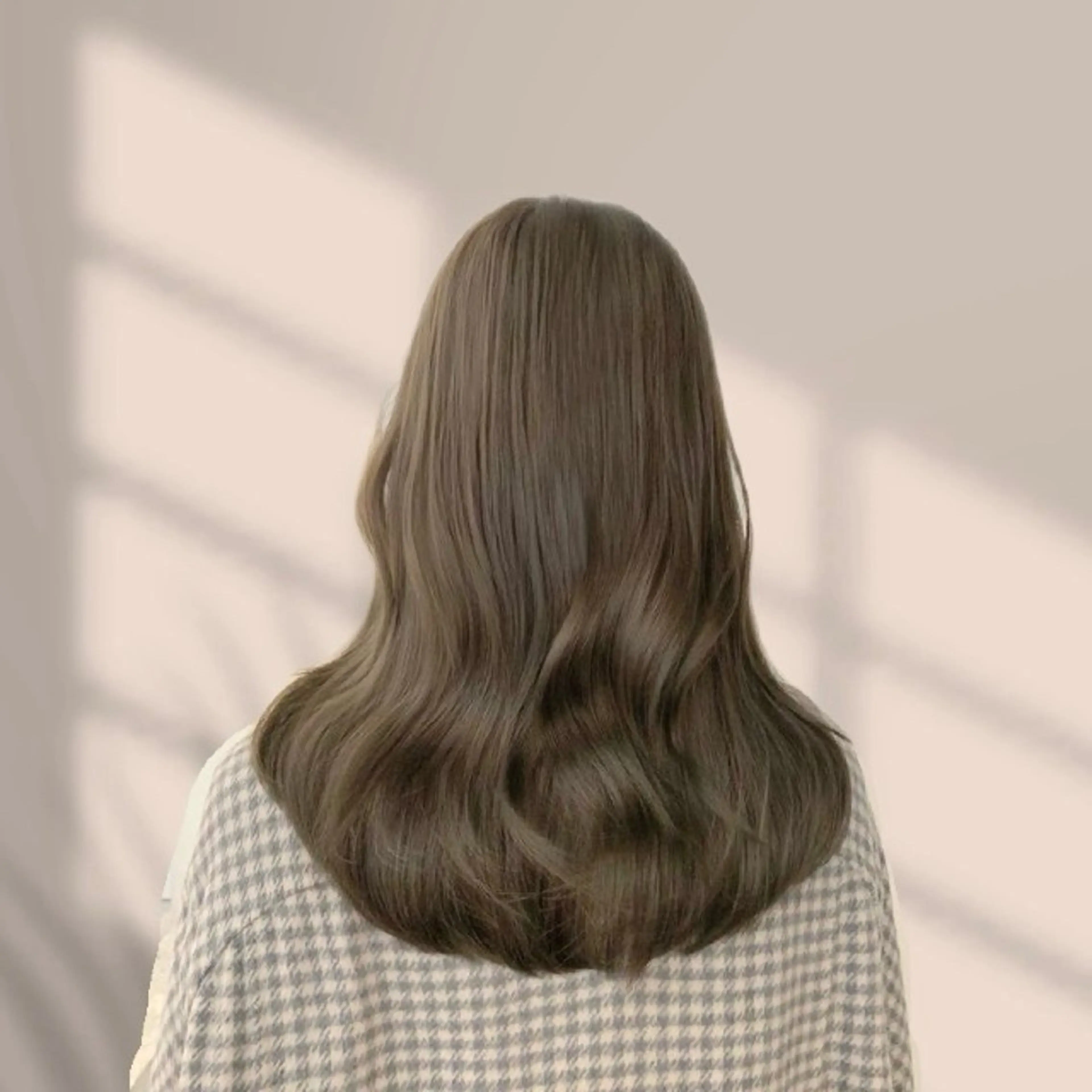 ロング ヘアカラー くすみミルクティー／ ブラウン🪡TOWAのヘアスタイル