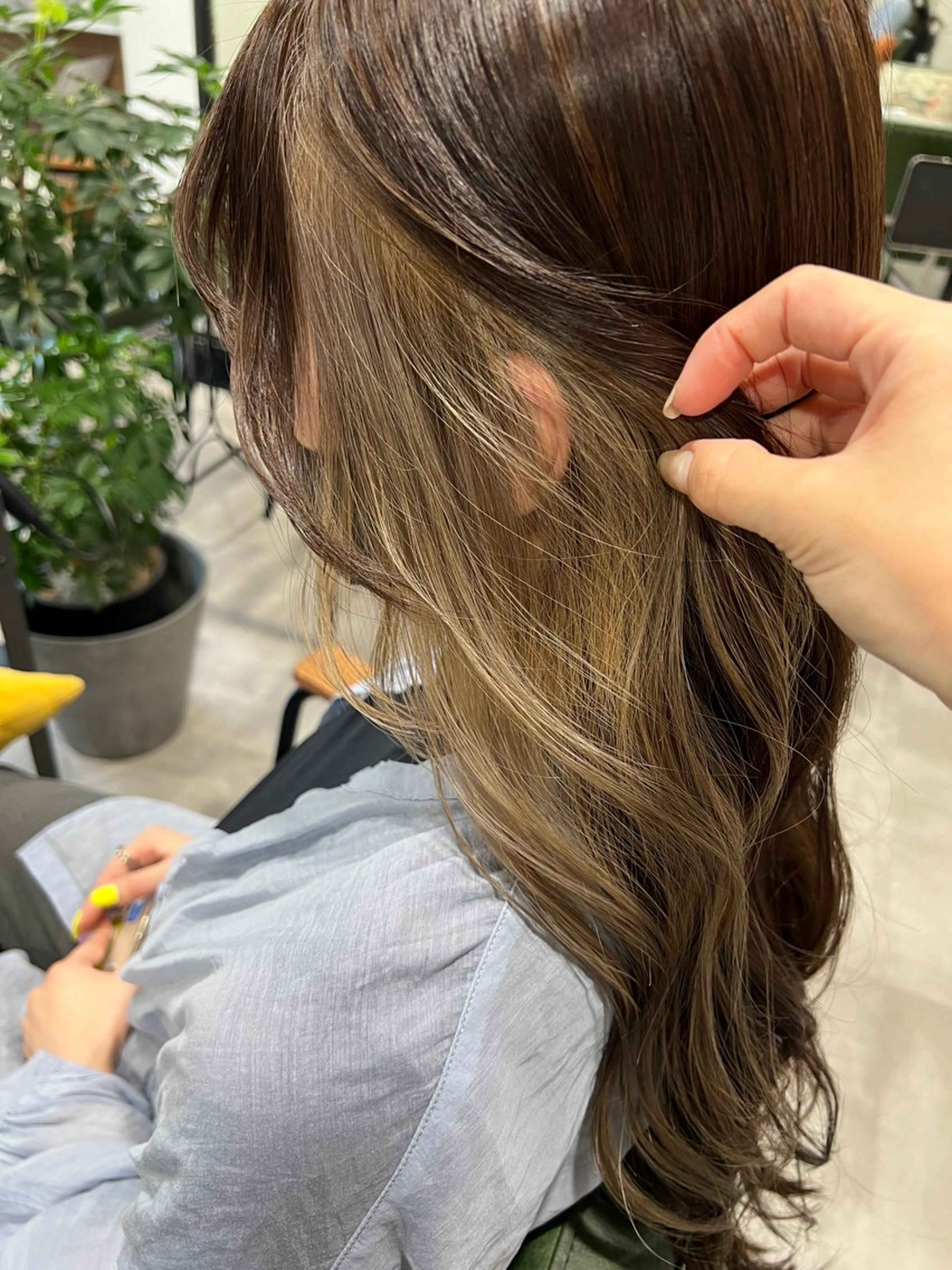 ロング カラー カット ヘアカラー トリートメント 韓国風レイヤー ∕ 大隣 里桜のヘアスタイル