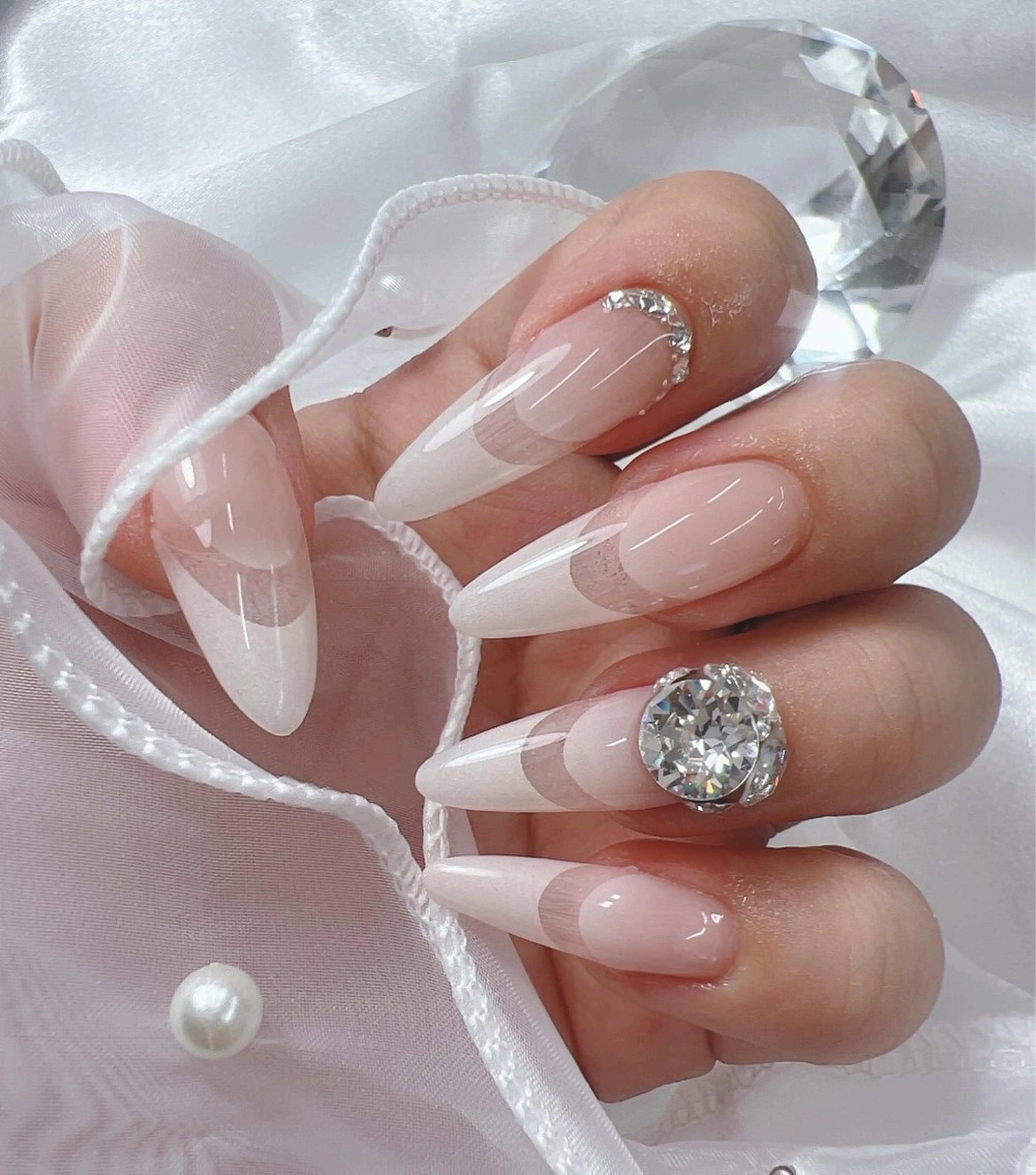 ネイル フレンチネイル ネイルチップ ハンドネイル bijou nails所属・bijou nails　蓮のネイルデザイン