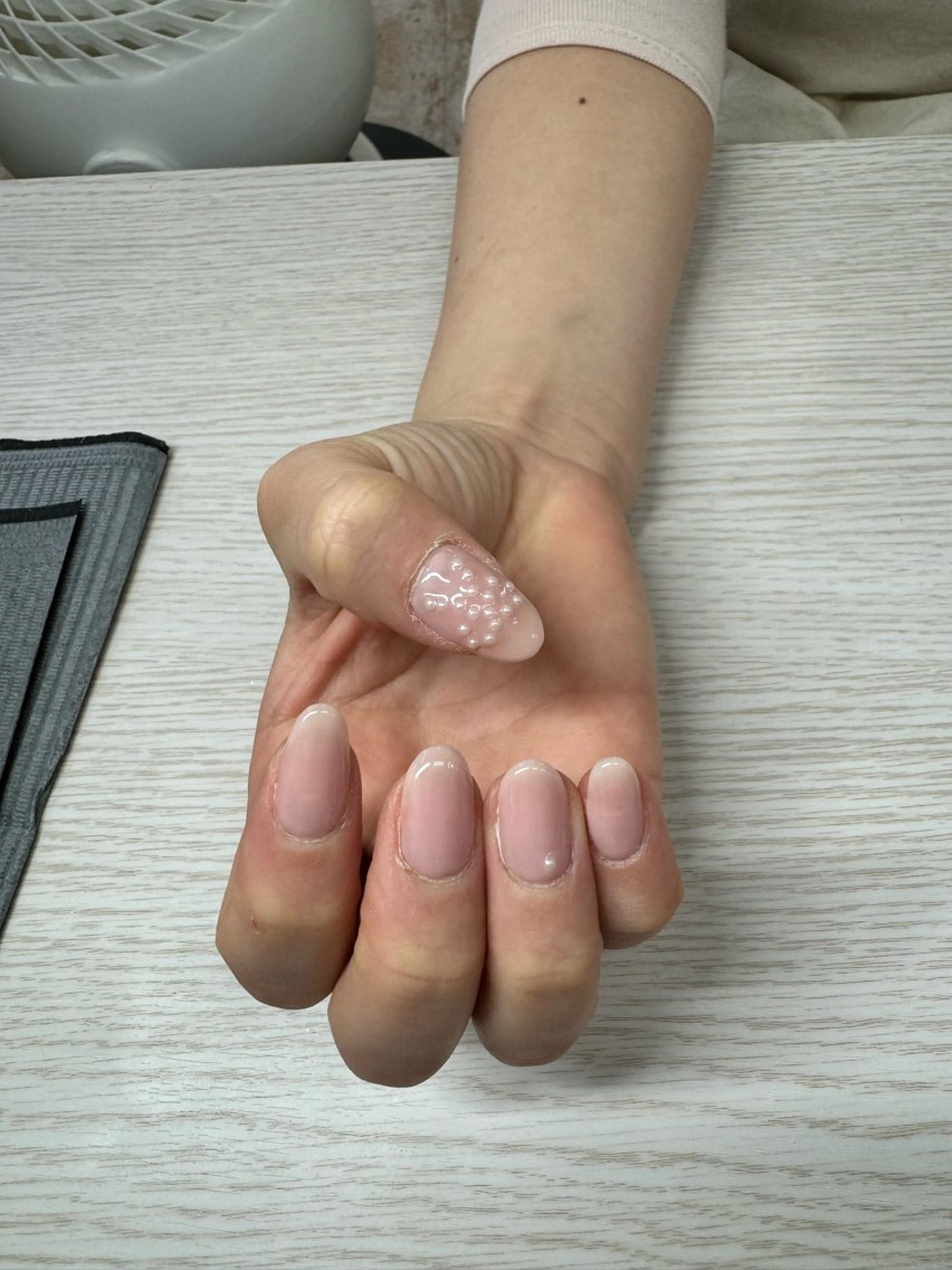 ネイル リボン VENUSBELT 杏のネイルデザイン