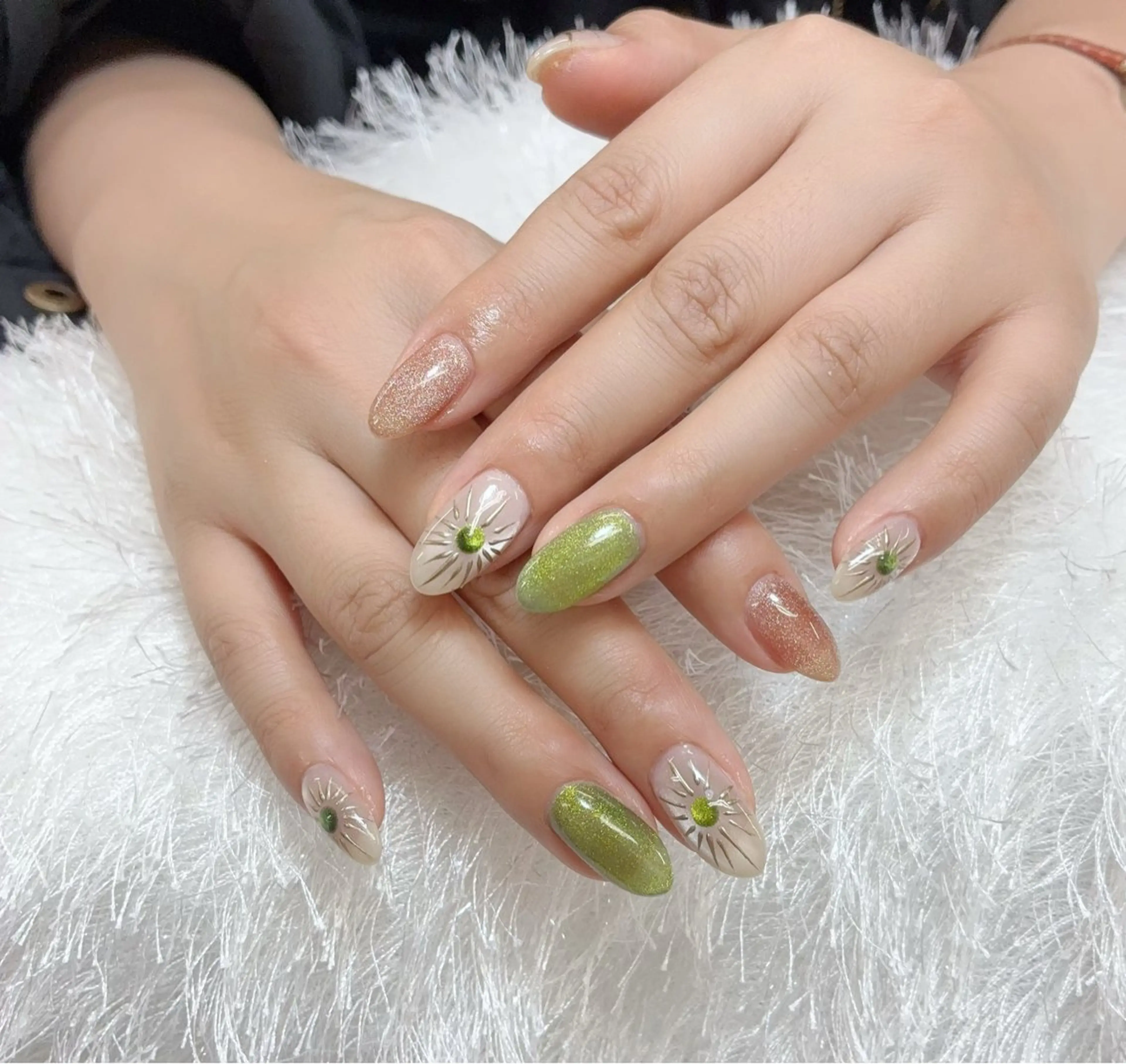 ネイル ハンドネイル 佐藤 依娜のネイルデザイン