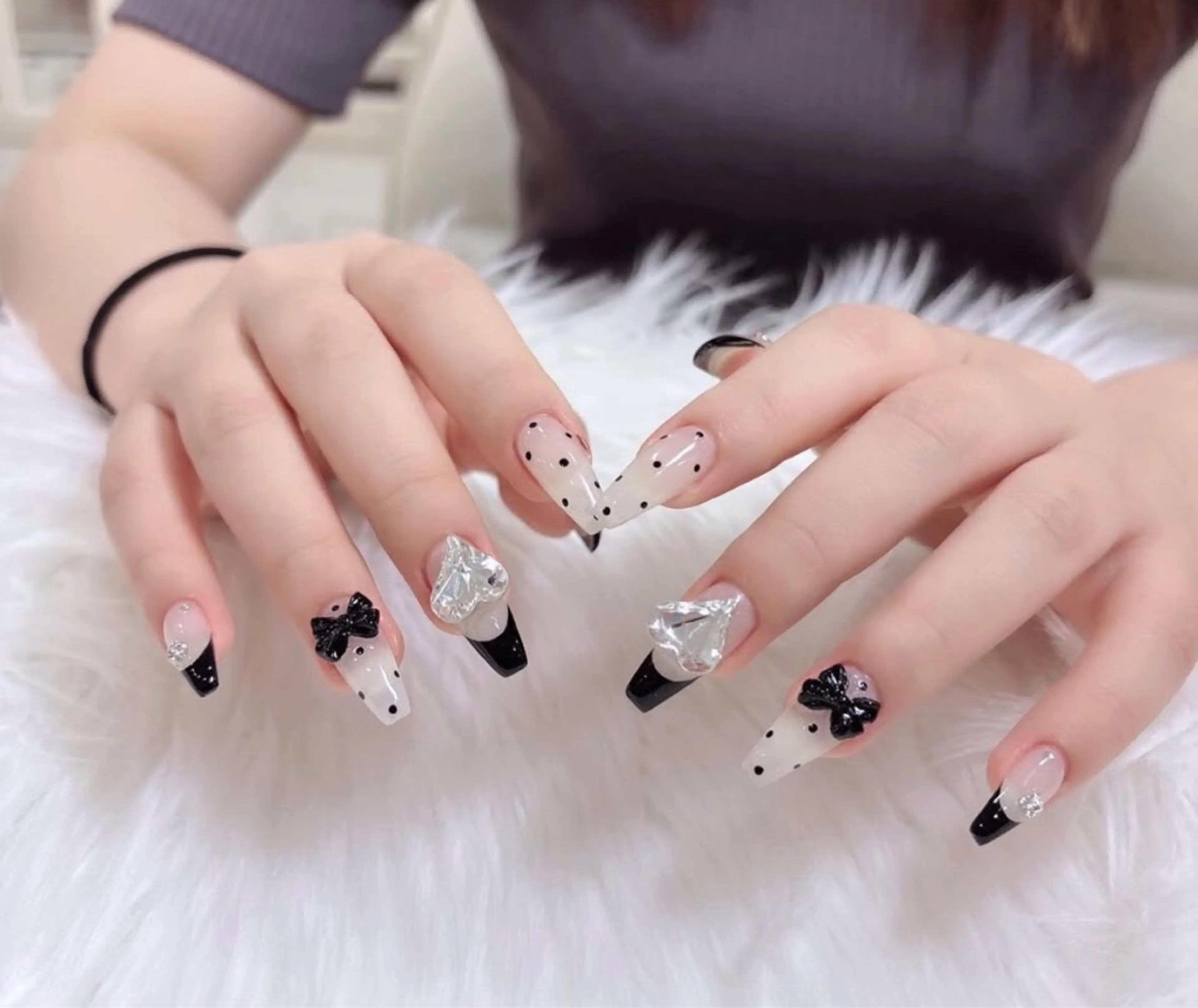 ネイル 長さ出し グラデーション キラキラネイル 韓国ネイル ラメ(グリッター) ハンドネイル ハンドケア Chisa Nail Studio所属・チ サのネイルデザイン