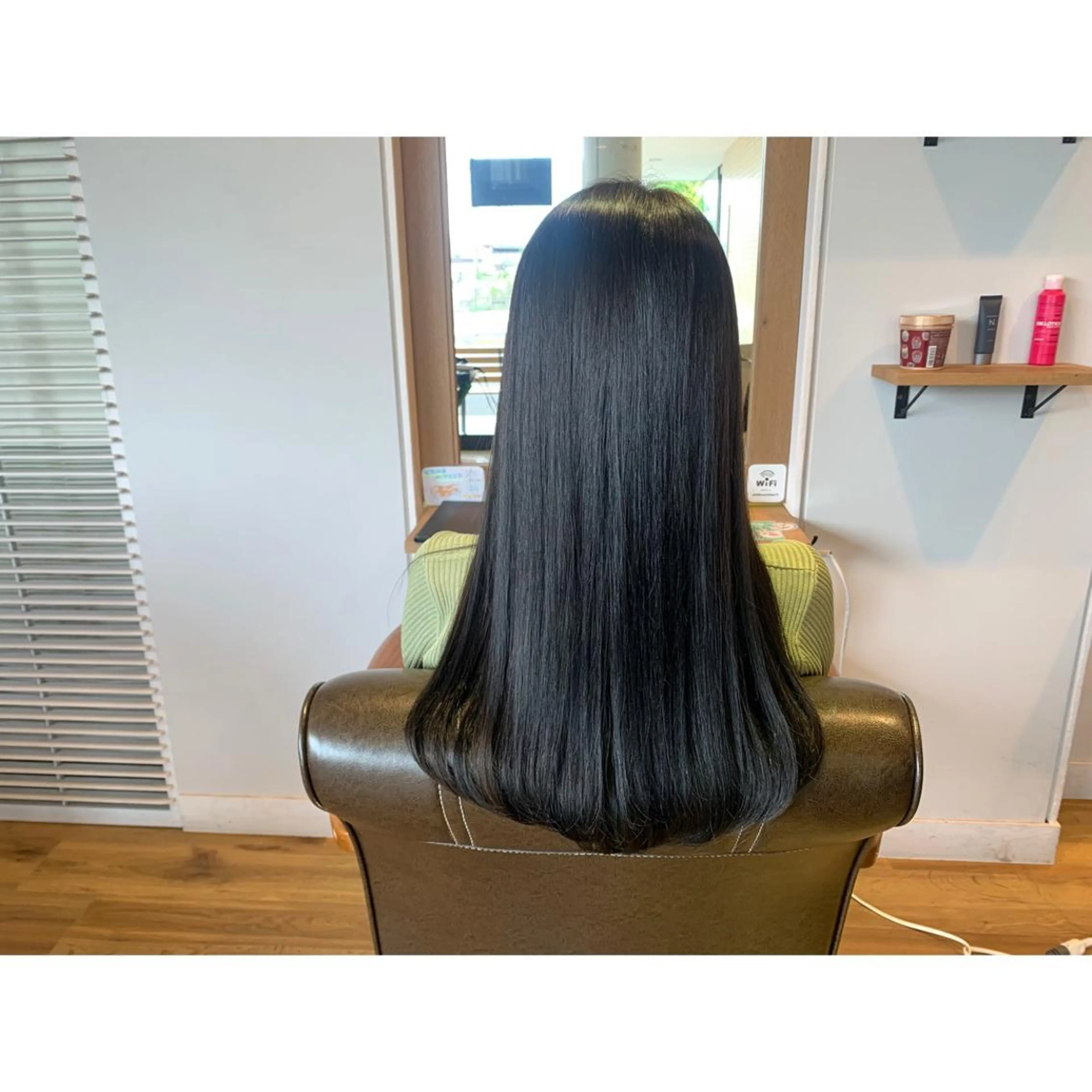 ロング カラー アッシュ アッシュグレー ヘアカラー トリートメント ツキダテ ユイのヘアスタイル