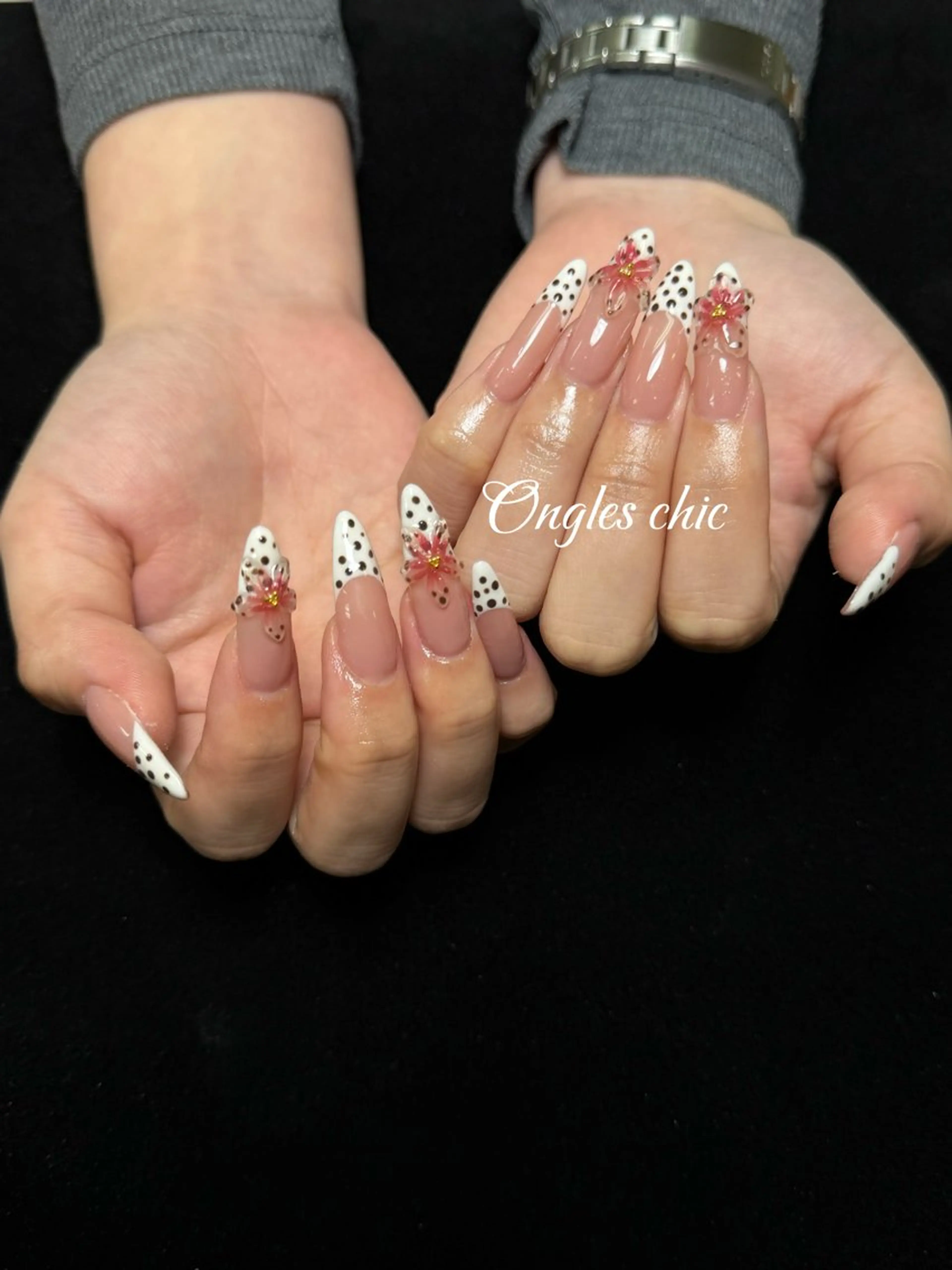 ネイル ハンドネイル ongles chicのネイルデザイン