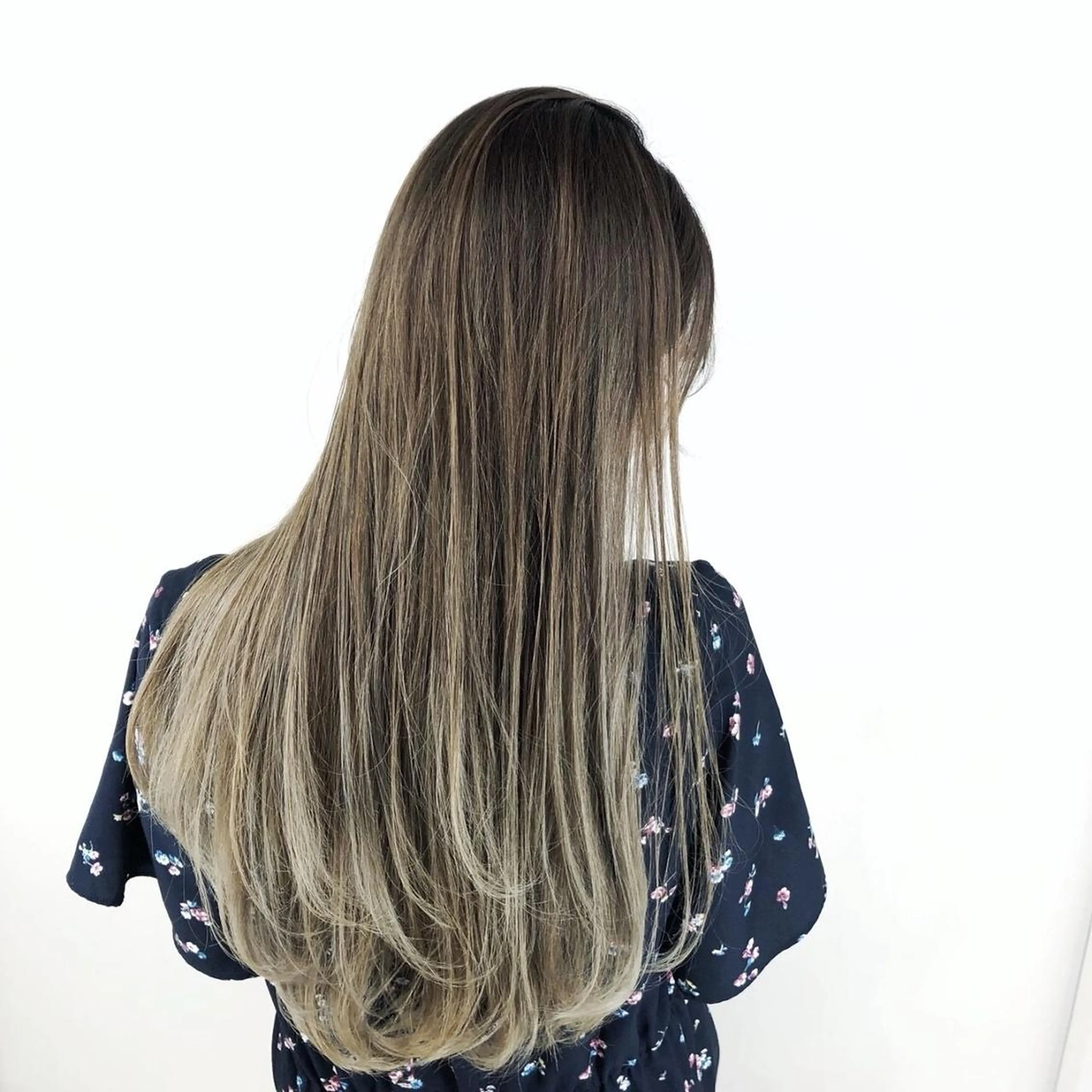 セミロング 外国人風カラー レイヤー,ボブ / 彩未のヘアスタイル