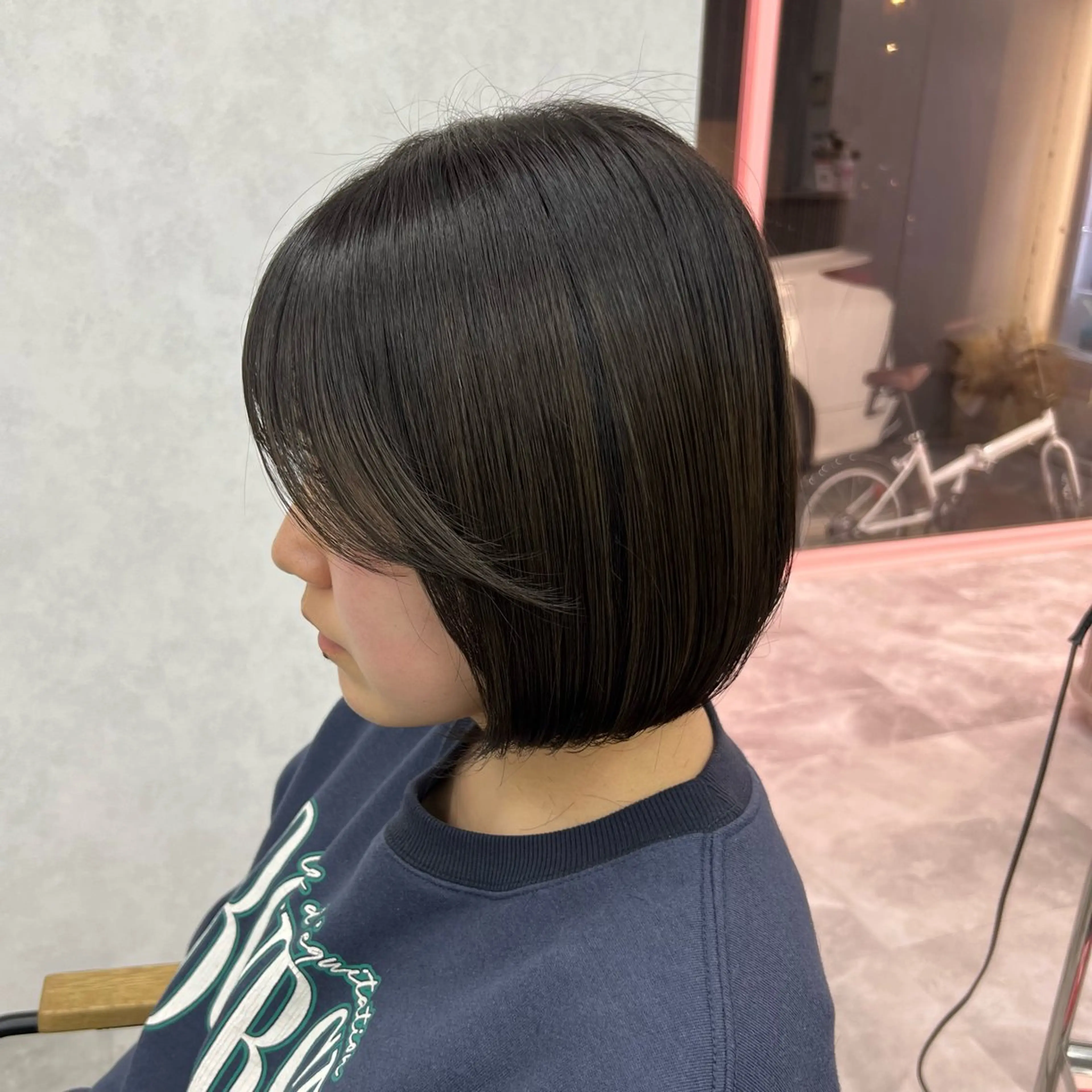 ショート 切りっぱなしボブ ボブ 顔周りカット カット トリートメント 岸下 理緒のヘアスタイル